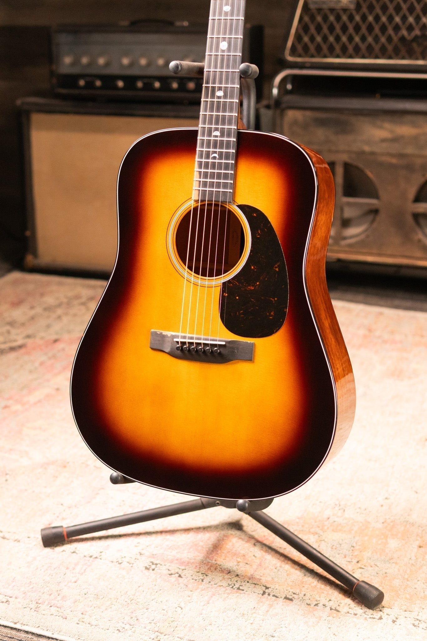 Martin D-18 Molly Tuttle Signature Vintage Sunburst