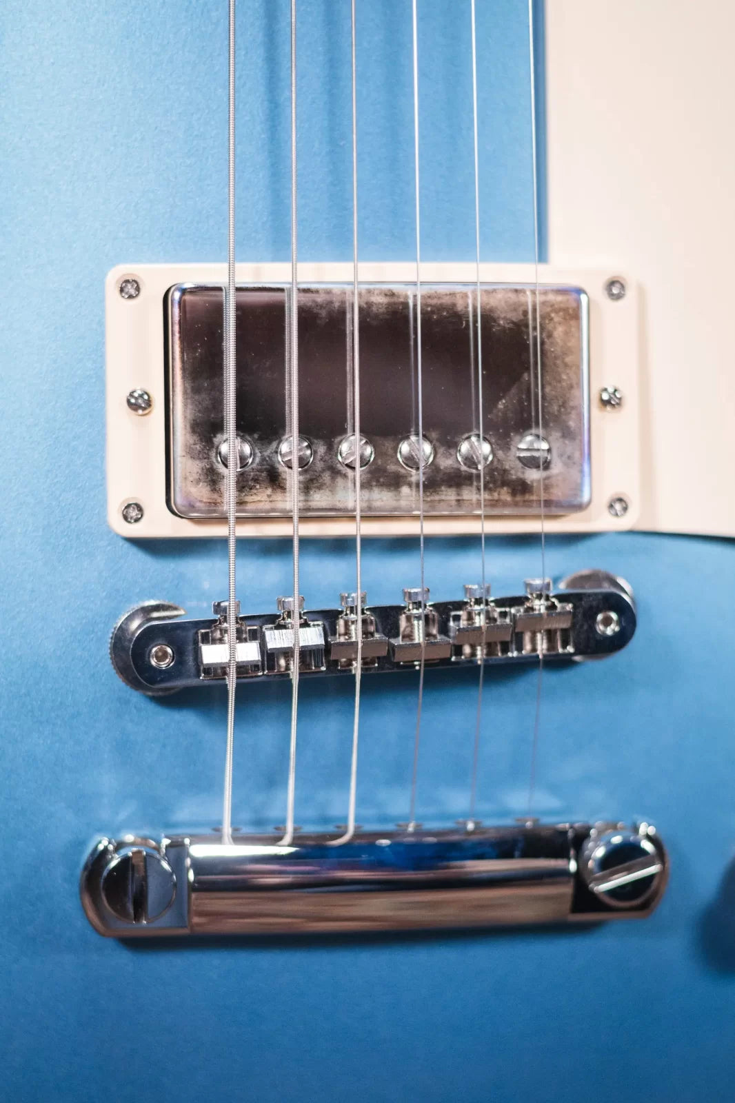 Gibson Les Paul Standard 50s Plain Top - Pelham Blue Top with Hardshell Case - Floor Model
