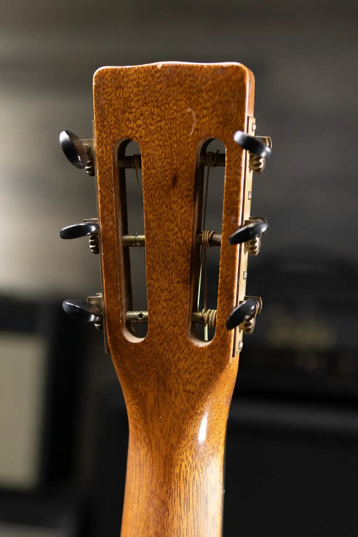 1929-1933 Supertone (Harmony) Bradley Kincaid “Houn' Dog” with Original Hardshell Case