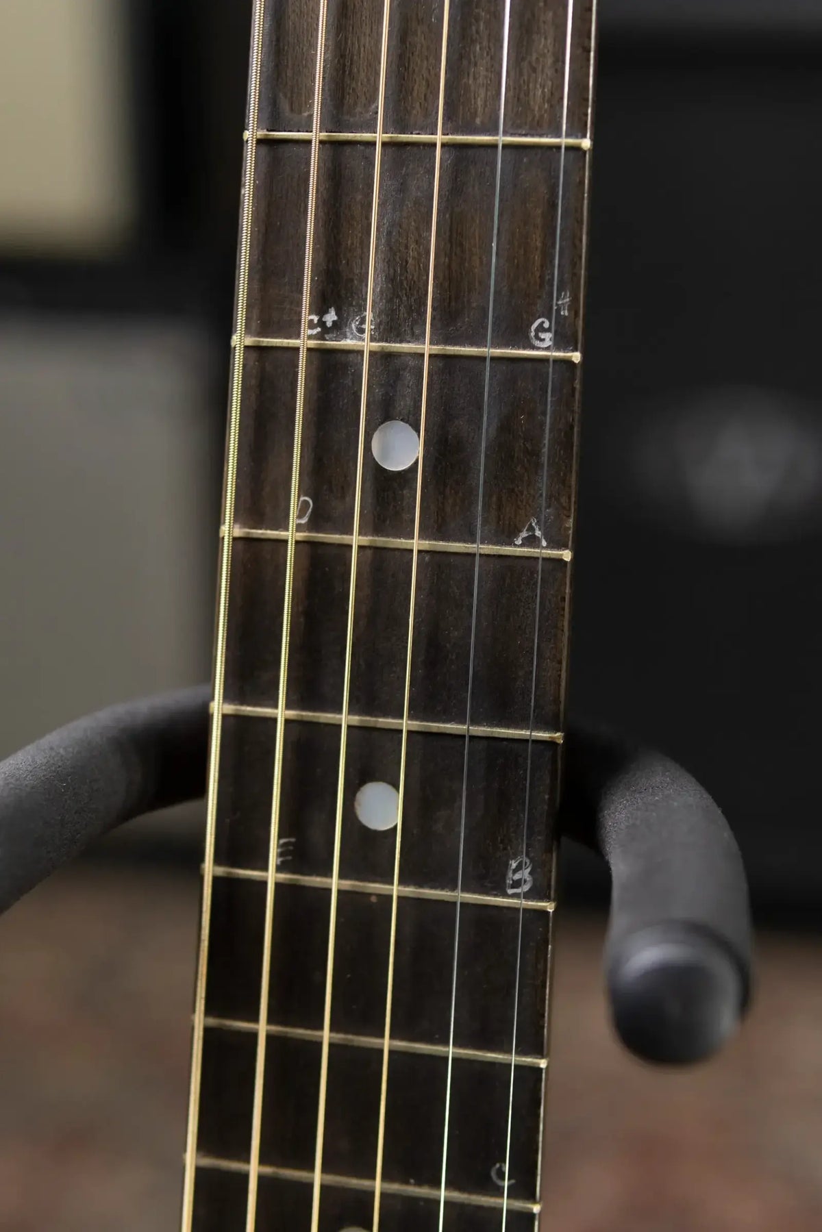 1929-1933 Supertone (Harmony) Bradley Kincaid “Houn' Dog” with Original Hardshell Case