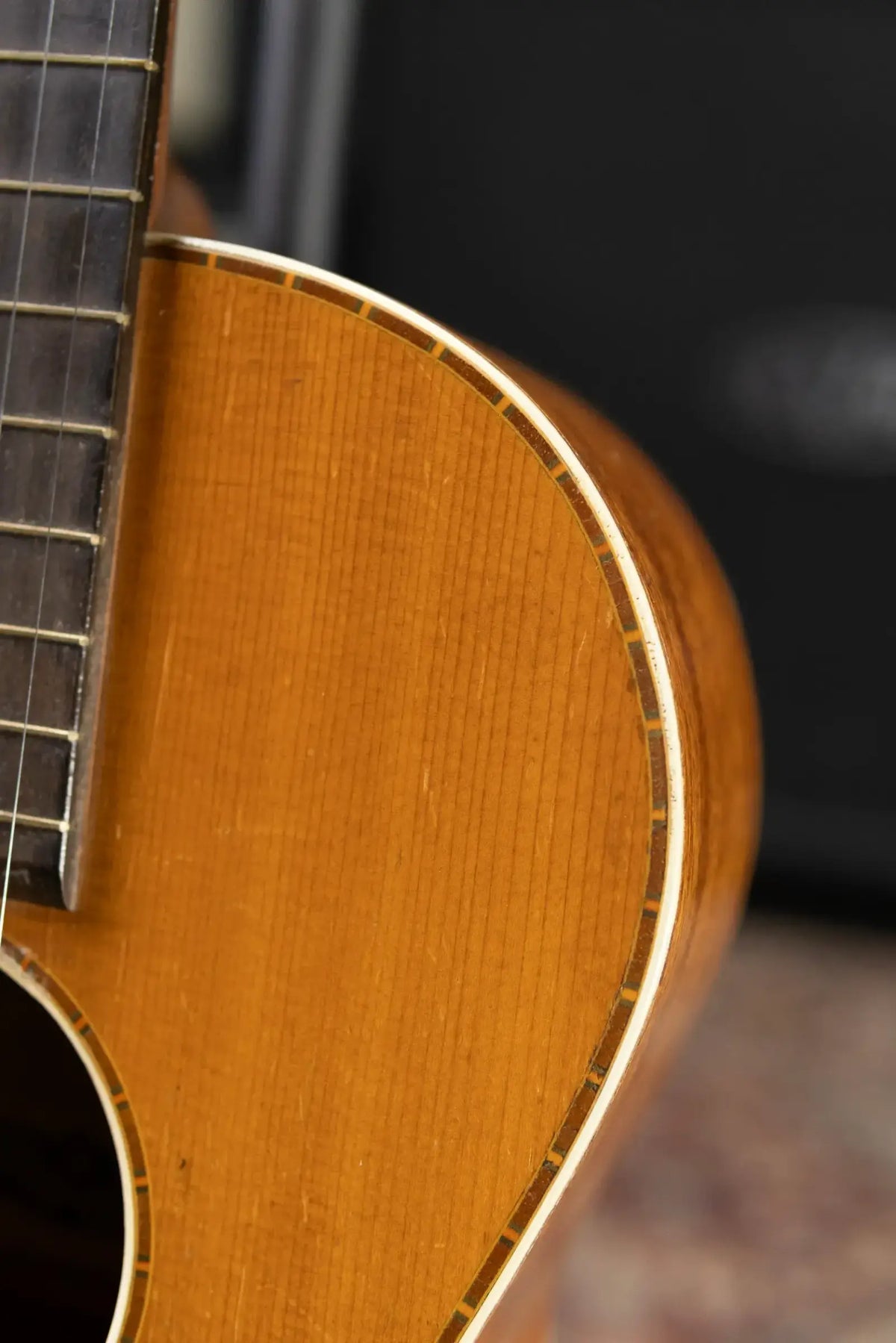 1929-1933 Supertone (Harmony) Bradley Kincaid “Houn' Dog” with Original Hardshell Case