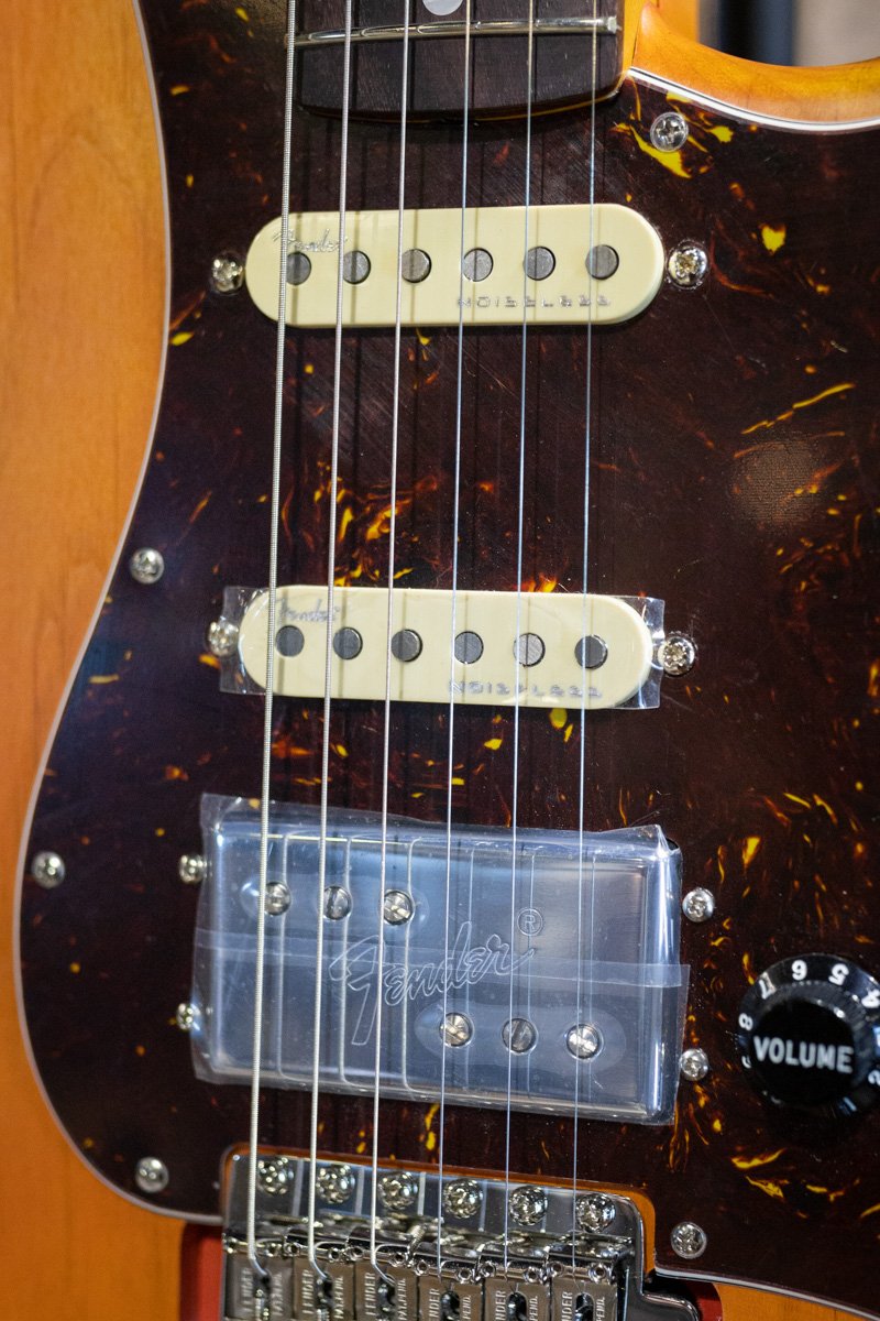 Fender Michael Landau Coma Stratocaster - Coma Red with Vintage-Style Navy Blue Hardshell Case - Demo