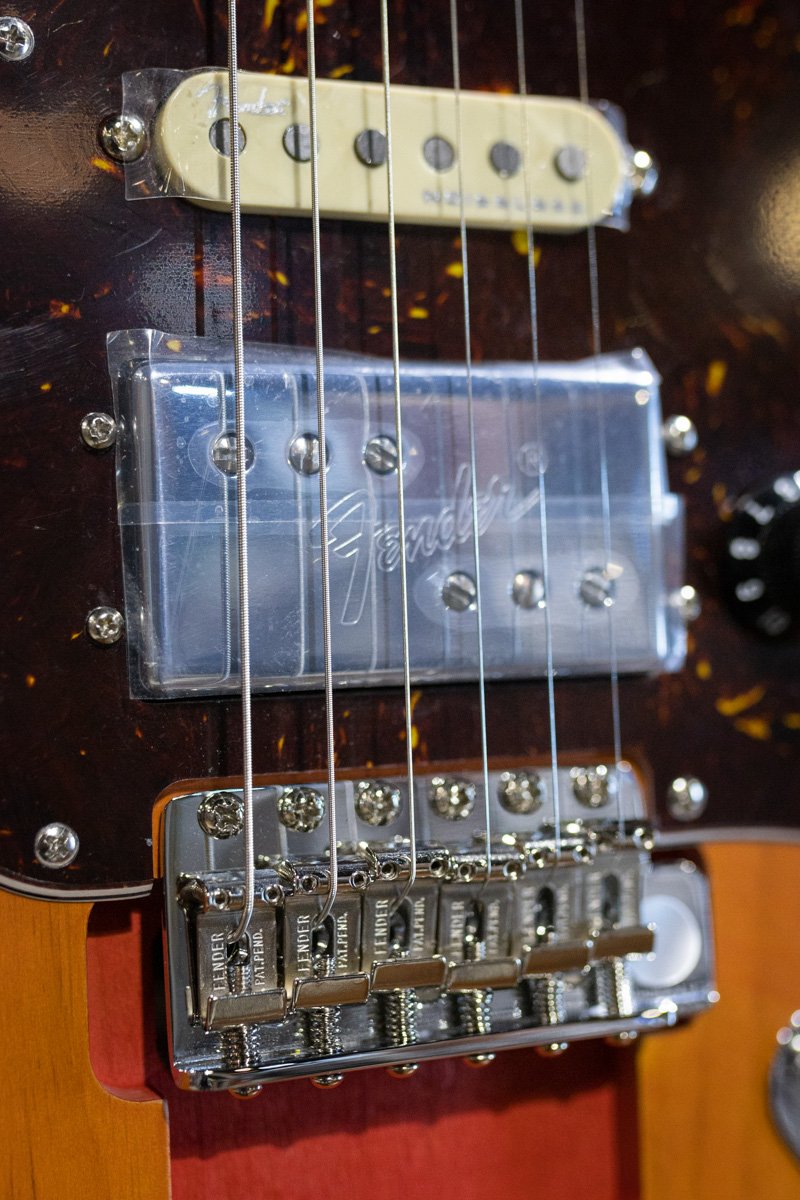 Fender Michael Landau Coma Stratocaster - Coma Red with Vintage-Style Navy Blue Hardshell Case - Demo