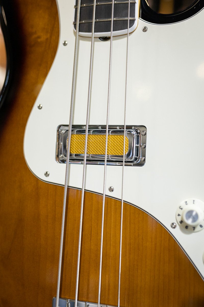 Fender Gold Foil Jazz Bass, Ebony Fingerboard, 2-Color Sunburst - Deluxe Gig Bag - Floor Model