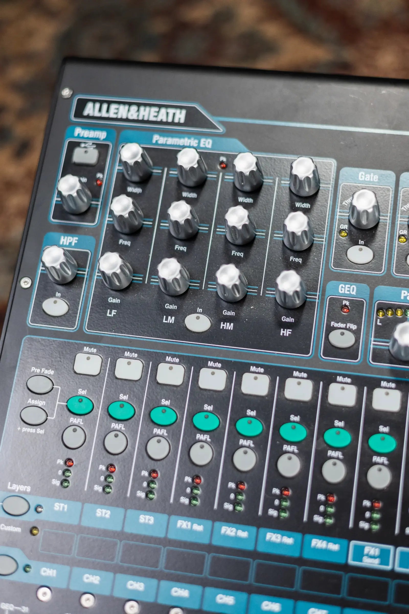 Allen and Heath QU-16 Chrome Edition 16-Channel Digital Mixer - Used