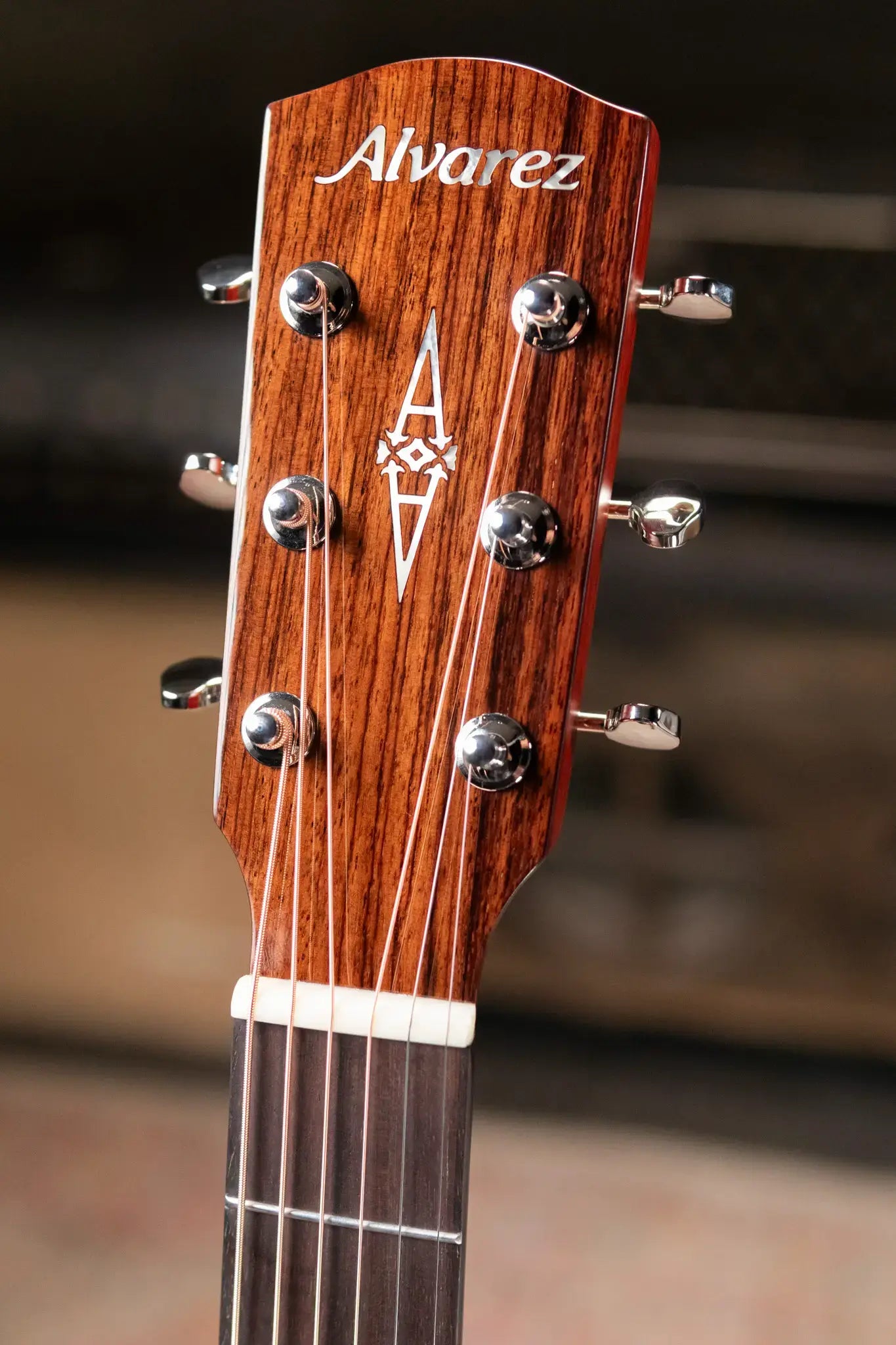 Alvarez Masterworks MD60ce Dreadnought Acoustic/Electric Guitar - Shadowburst with Hardshell Case