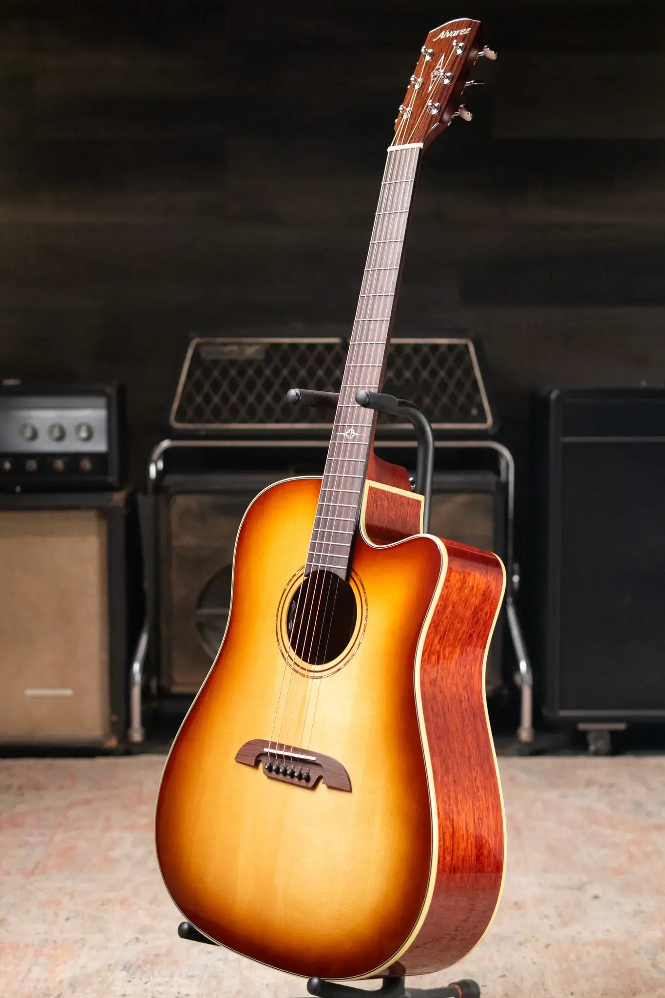 Alvarez Masterworks MD60ce Dreadnought Acoustic/Electric Guitar - Shadowburst with Hardshell Case