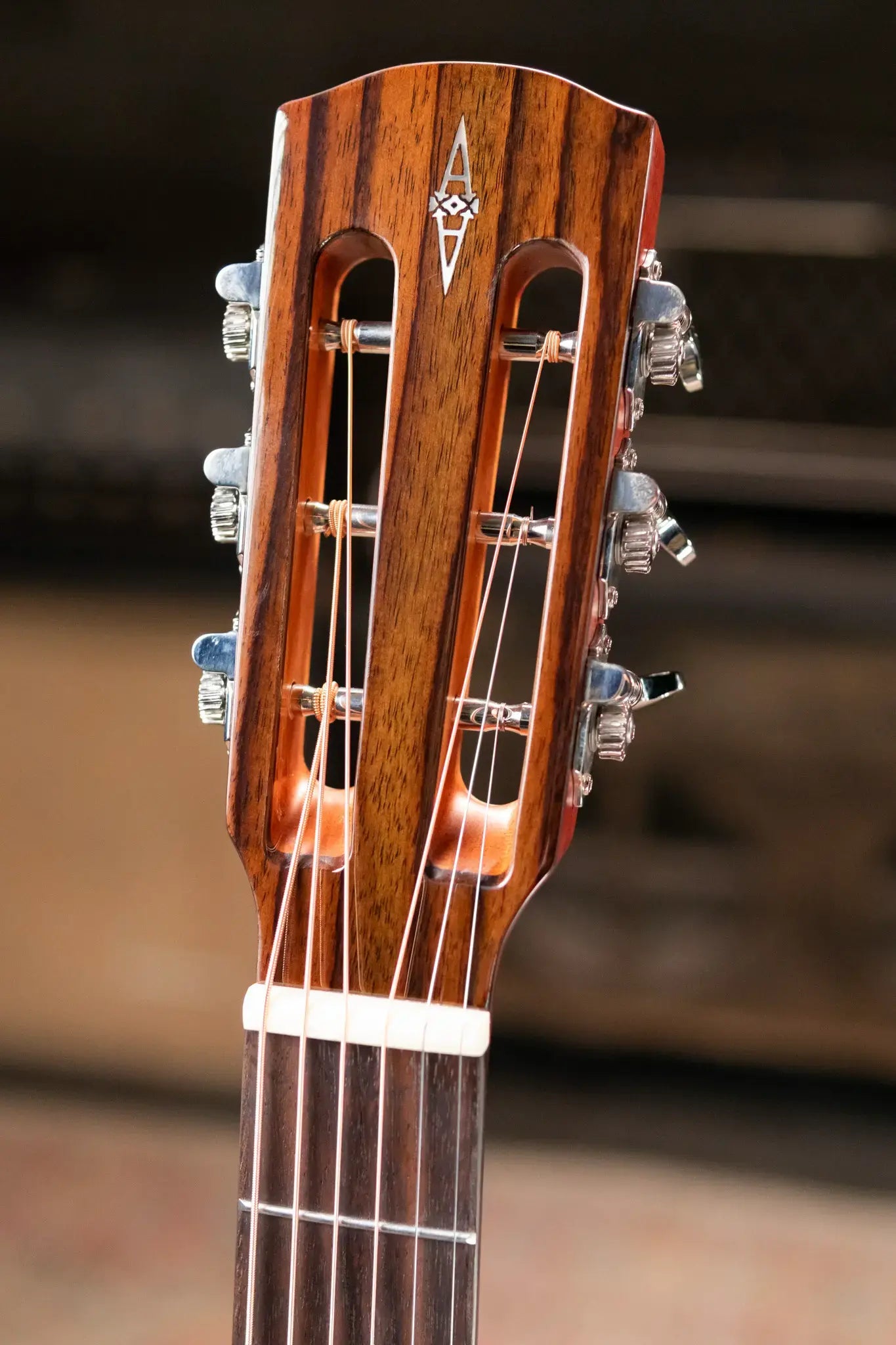 Alvarez Masterworks MP60e Parlor Acoustic/Electric Guitar - Shadowburst with Hardshell Case