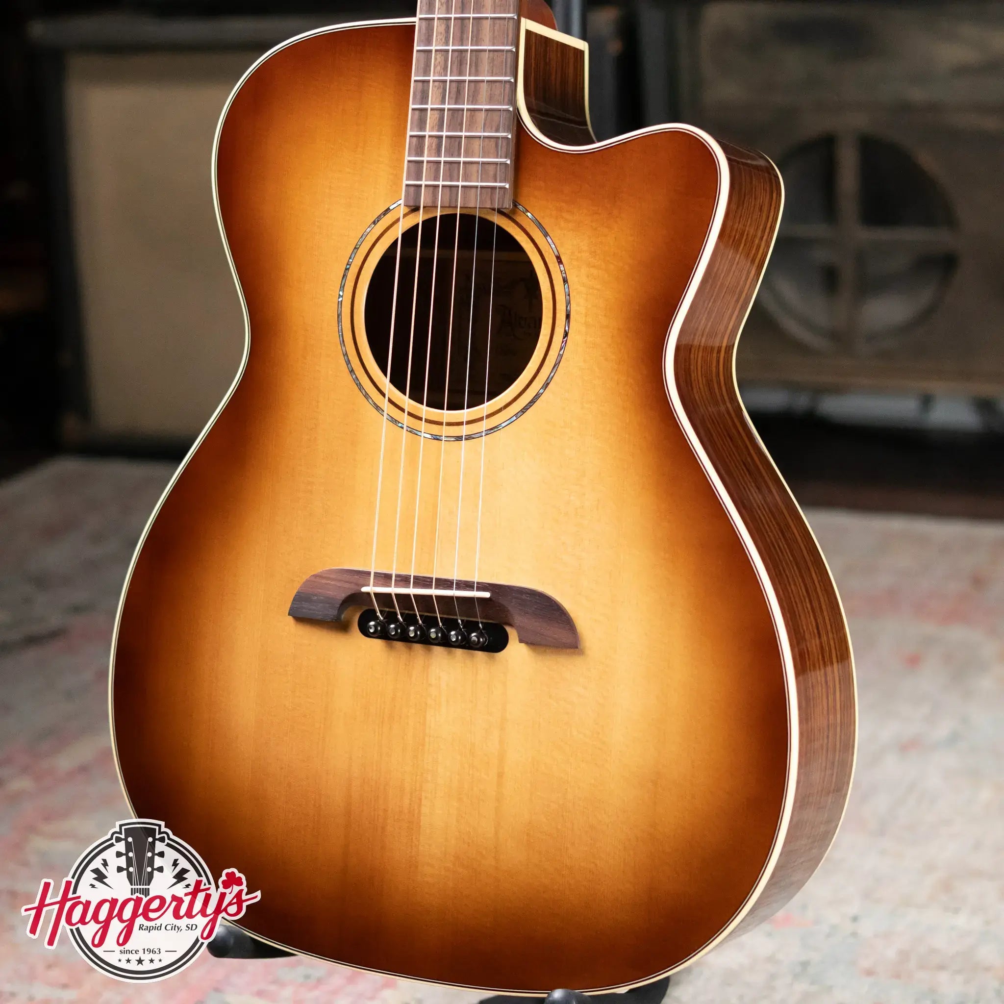 Alvarez Yairi FY70ce Acoustic/Electric Guitar - Shadowburst with Hardshell Case