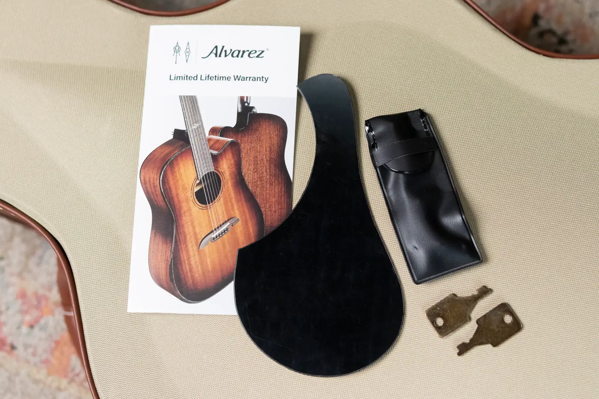 Alvarez Yairi FY70ce Acoustic/Electric Guitar - Shadowburst with Hardshell Case