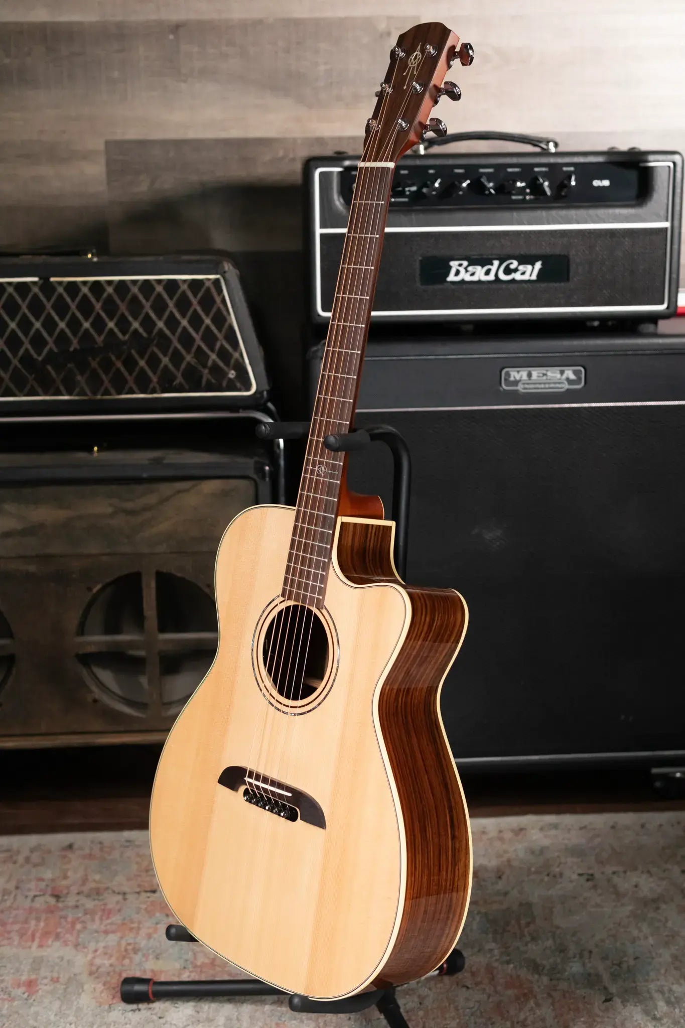 Alvarez Yairi FY70ce Acoustic/Electric Guitar with Hardshell Case