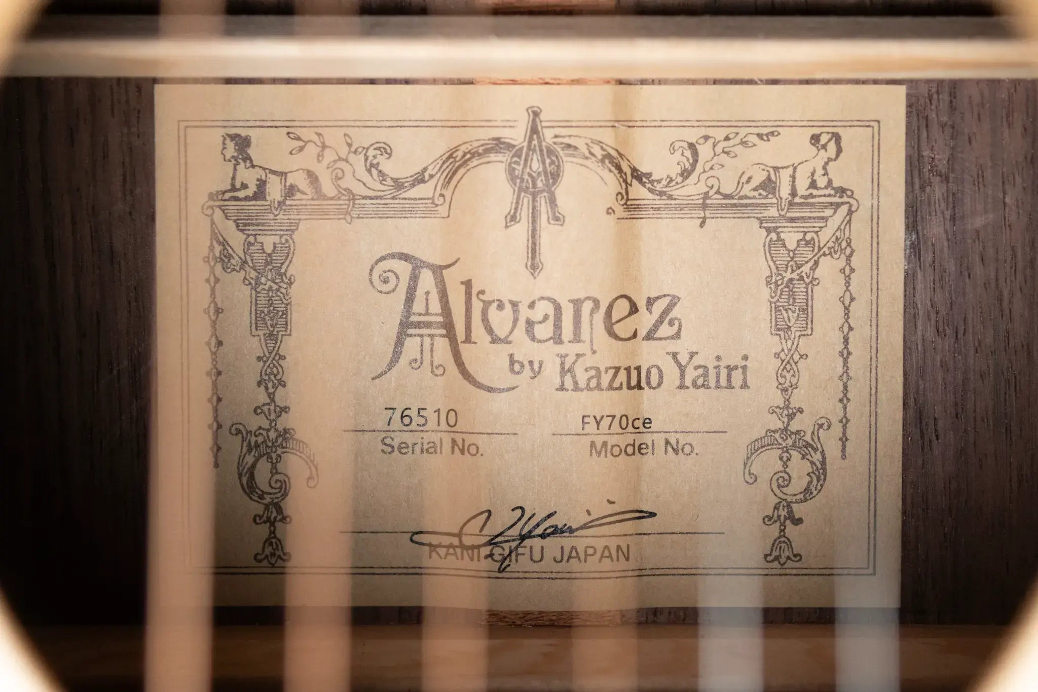 Alvarez Yairi FY70ce Acoustic/Electric Guitar with Hardshell Case