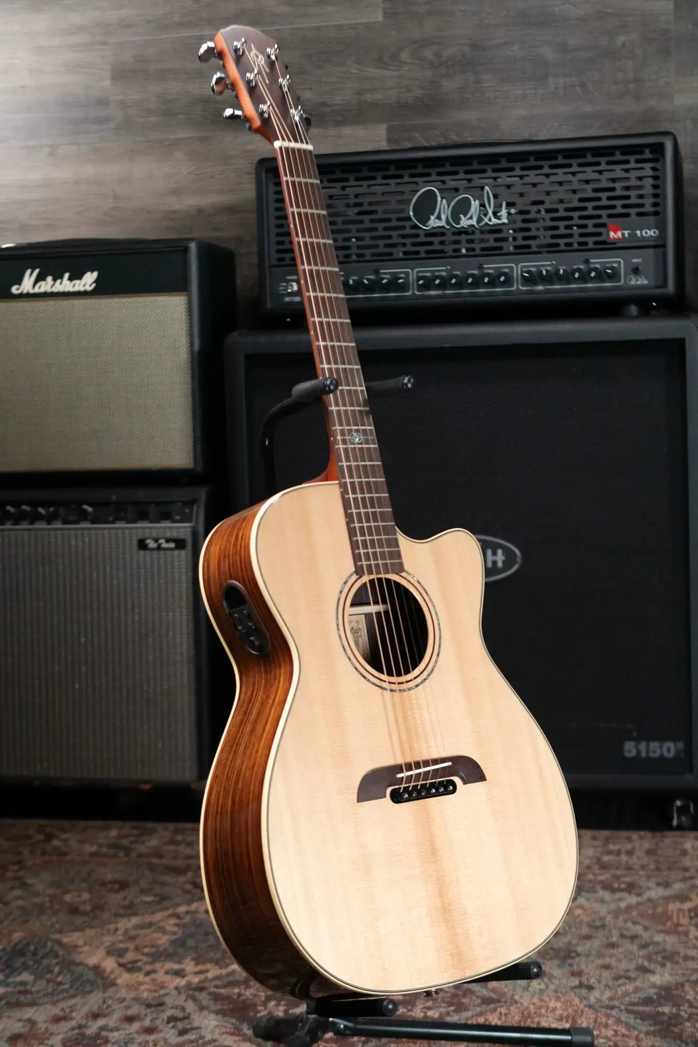 Alvarez Yairi FY70ce Acoustic/Electric Guitar with Hardshell Case
