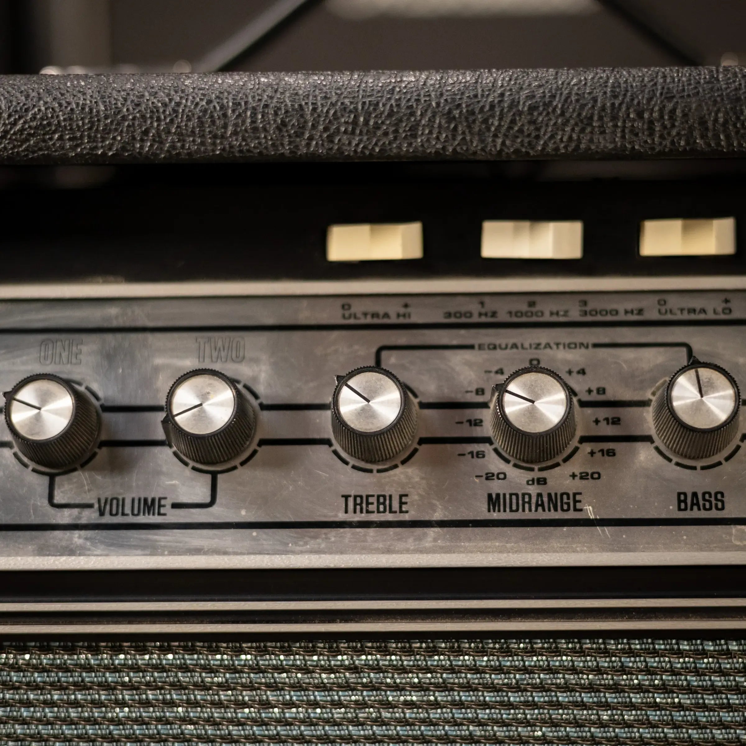 Ampeg V-4B 100W Bass Head - Used