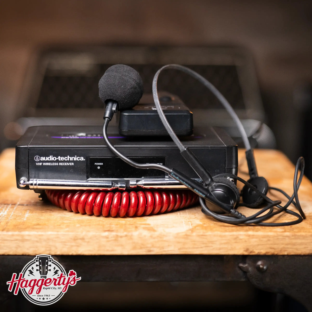 Audio Technica ATW R250 VHF Wireless Receiver ATW T201 Transmitter with Headset Used 6716435a73a1f