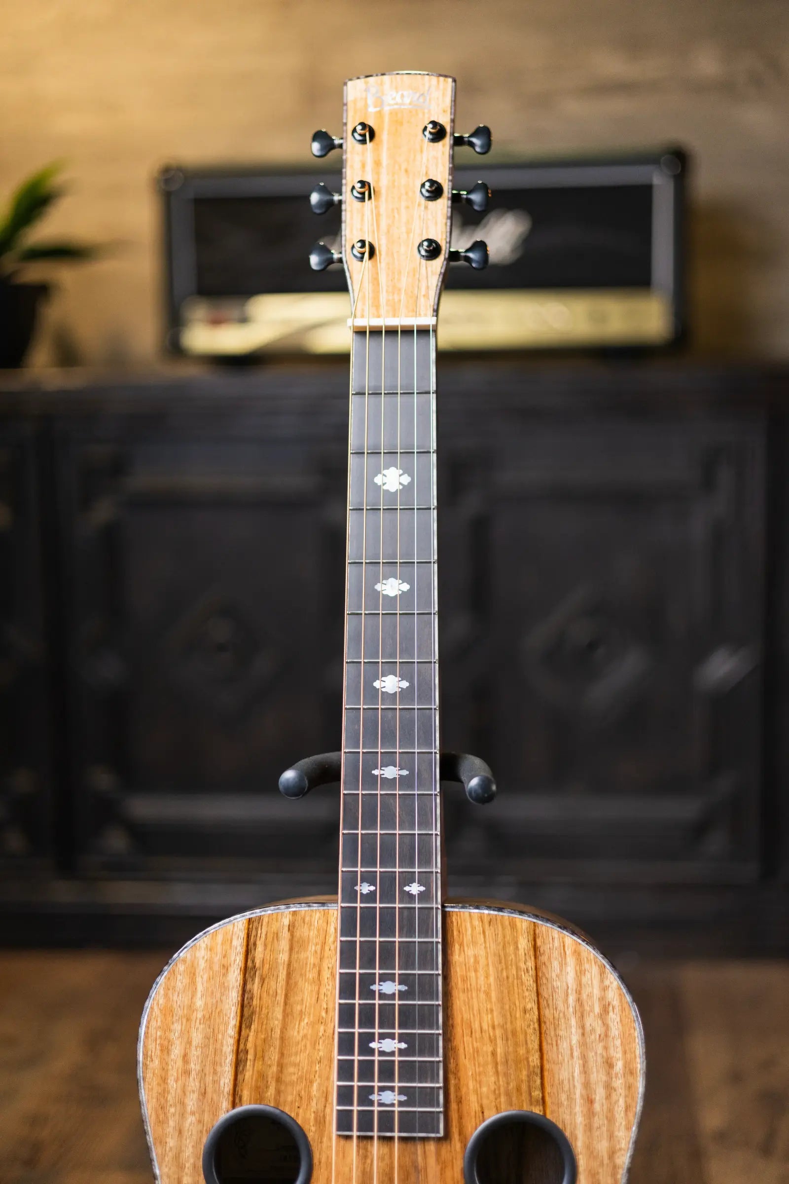 Beard Custom Legacy E Mango/Curly Maple Resonator - Black Ice with Hardshell Case