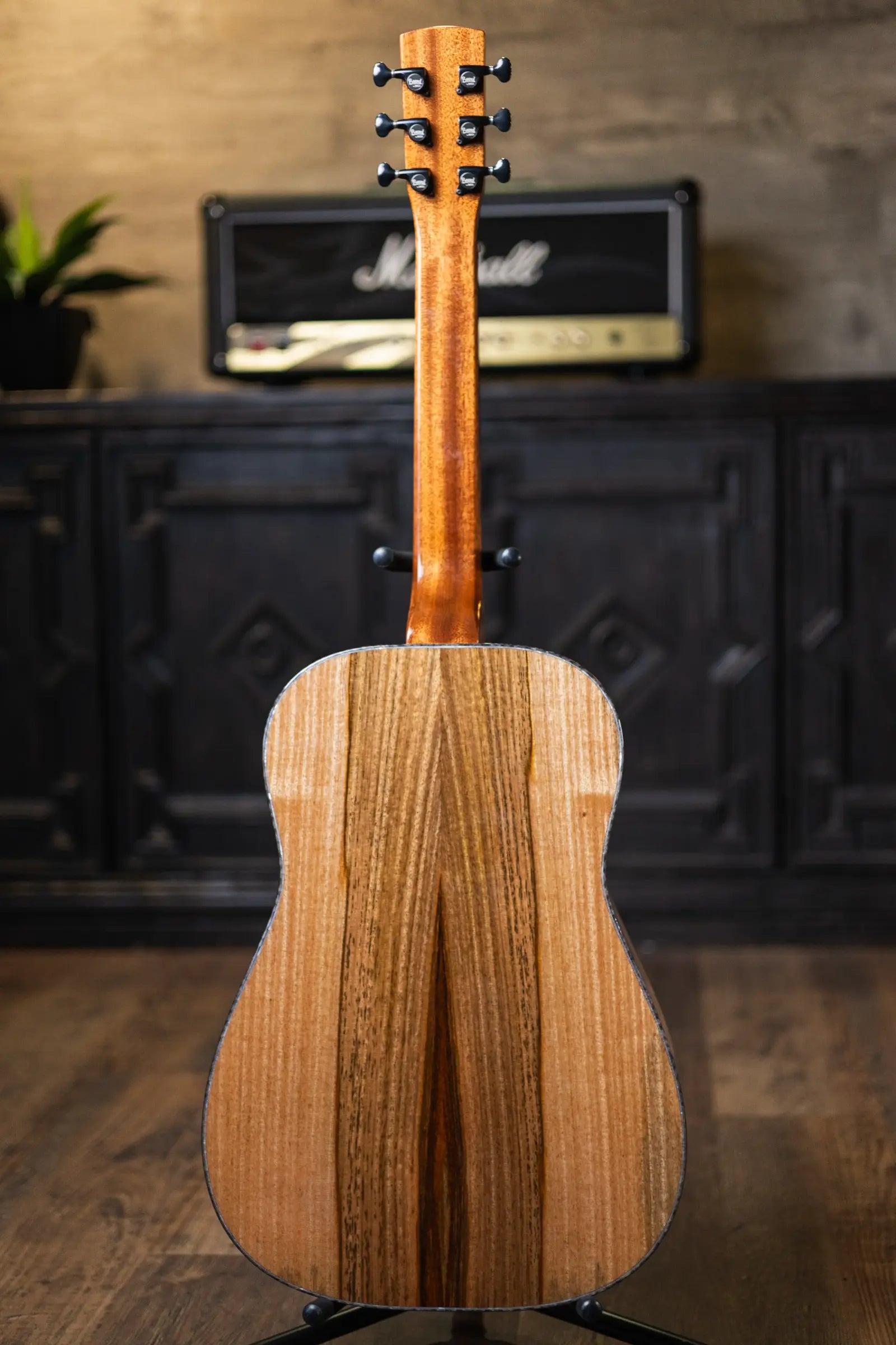 Beard Custom Legacy E Mango/Curly Maple Resonator - Black Ice with Hardshell Case