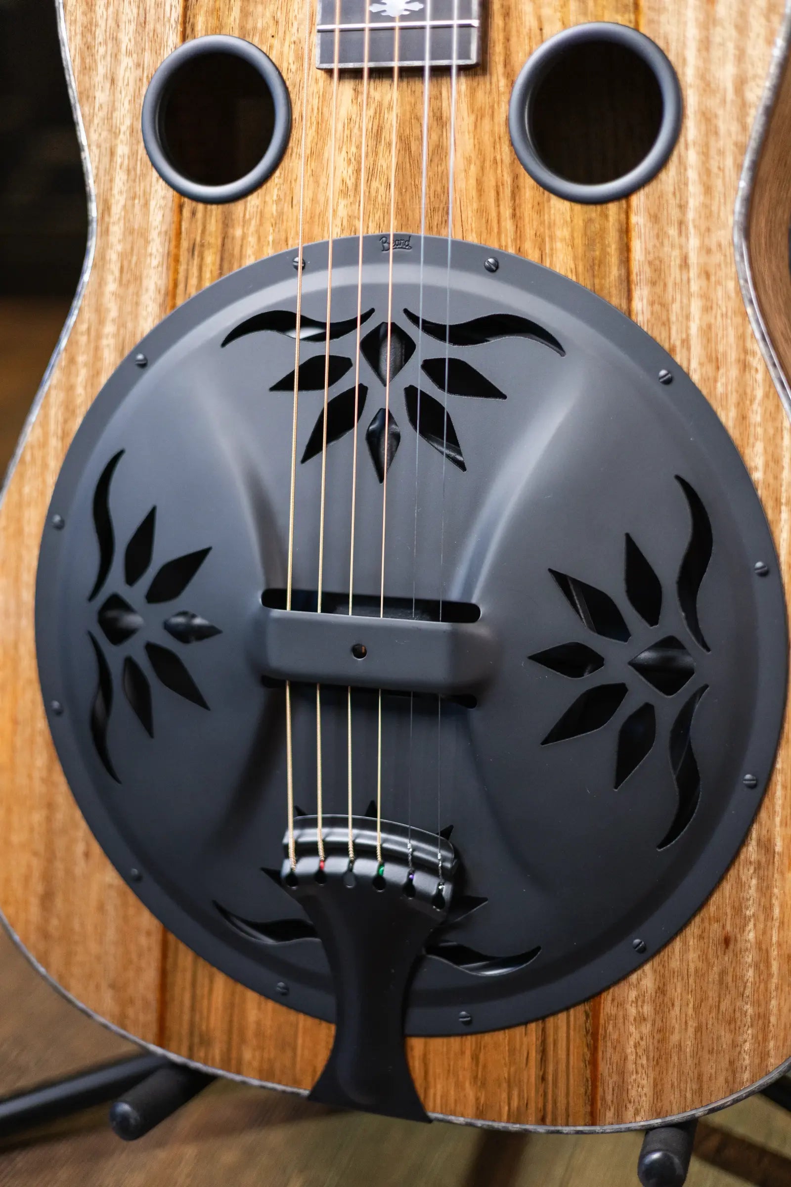 Beard Custom Legacy E Mango/Curly Maple Resonator - Black Ice with Hardshell Case