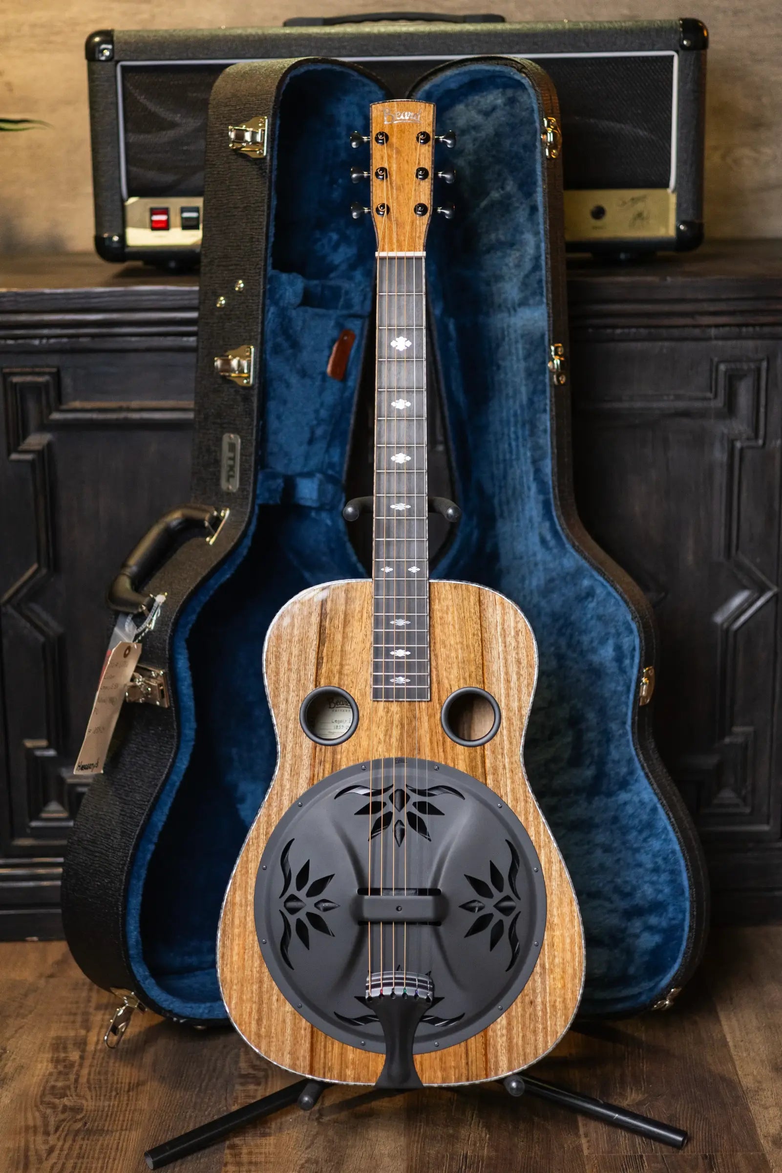 Beard Custom Legacy E Mango/Curly Maple Resonator - Black Ice with Hardshell Case
