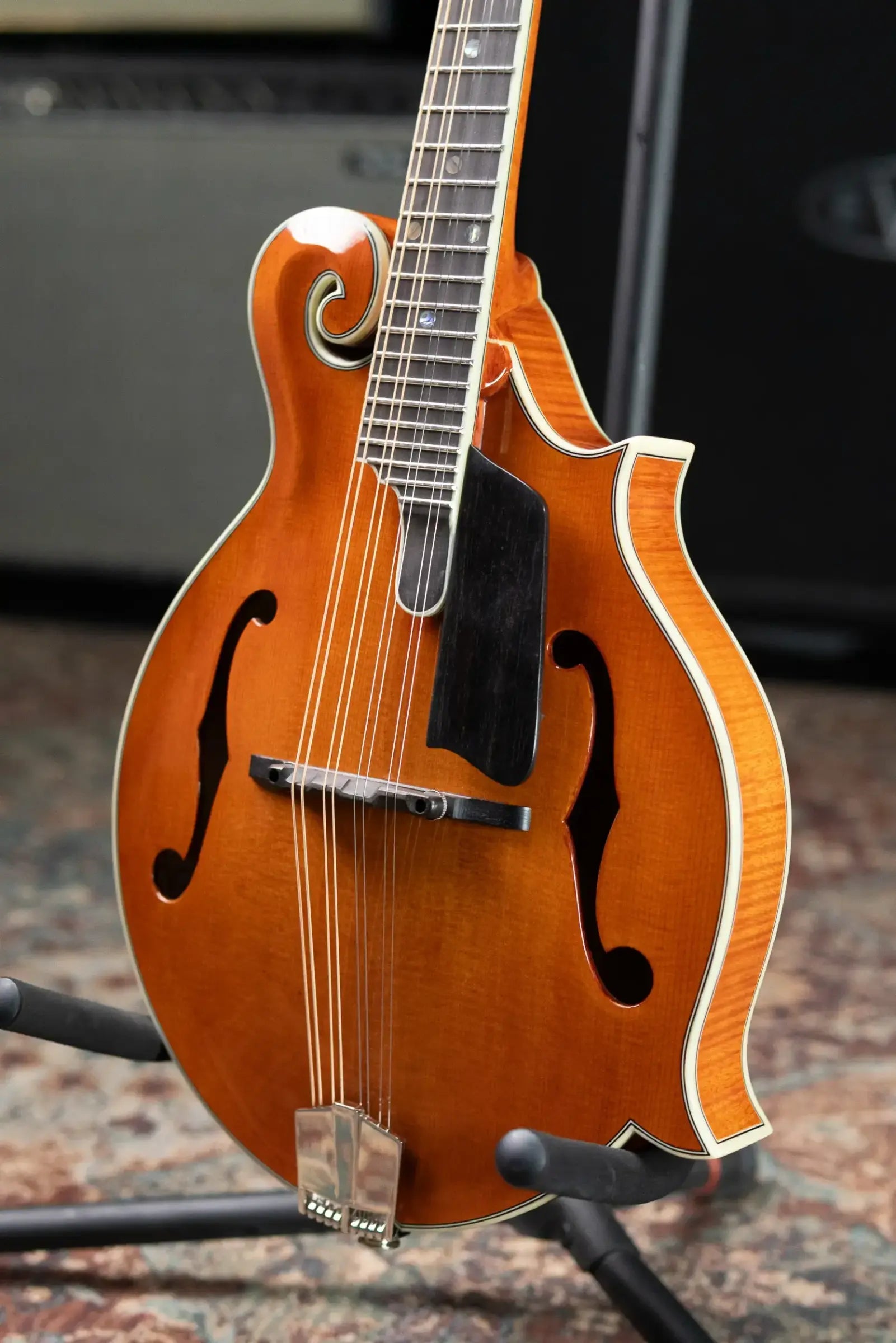 Eastman MD815PGE-HB F-Style Acoustic/Electric Mandolin - Honeyburst with Hardshell Case