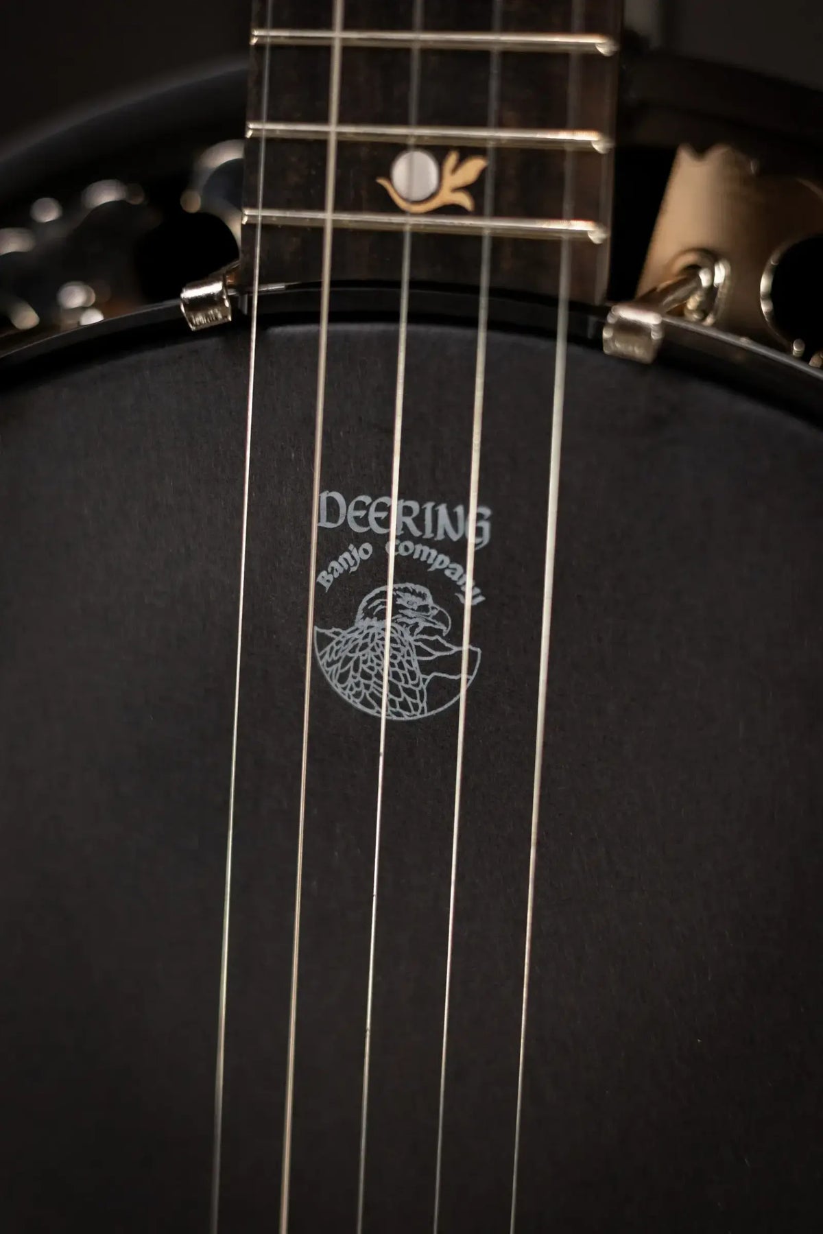 Deering Boston 5-String Banjo - Natural Blond Curly Maple with Hardshell Case