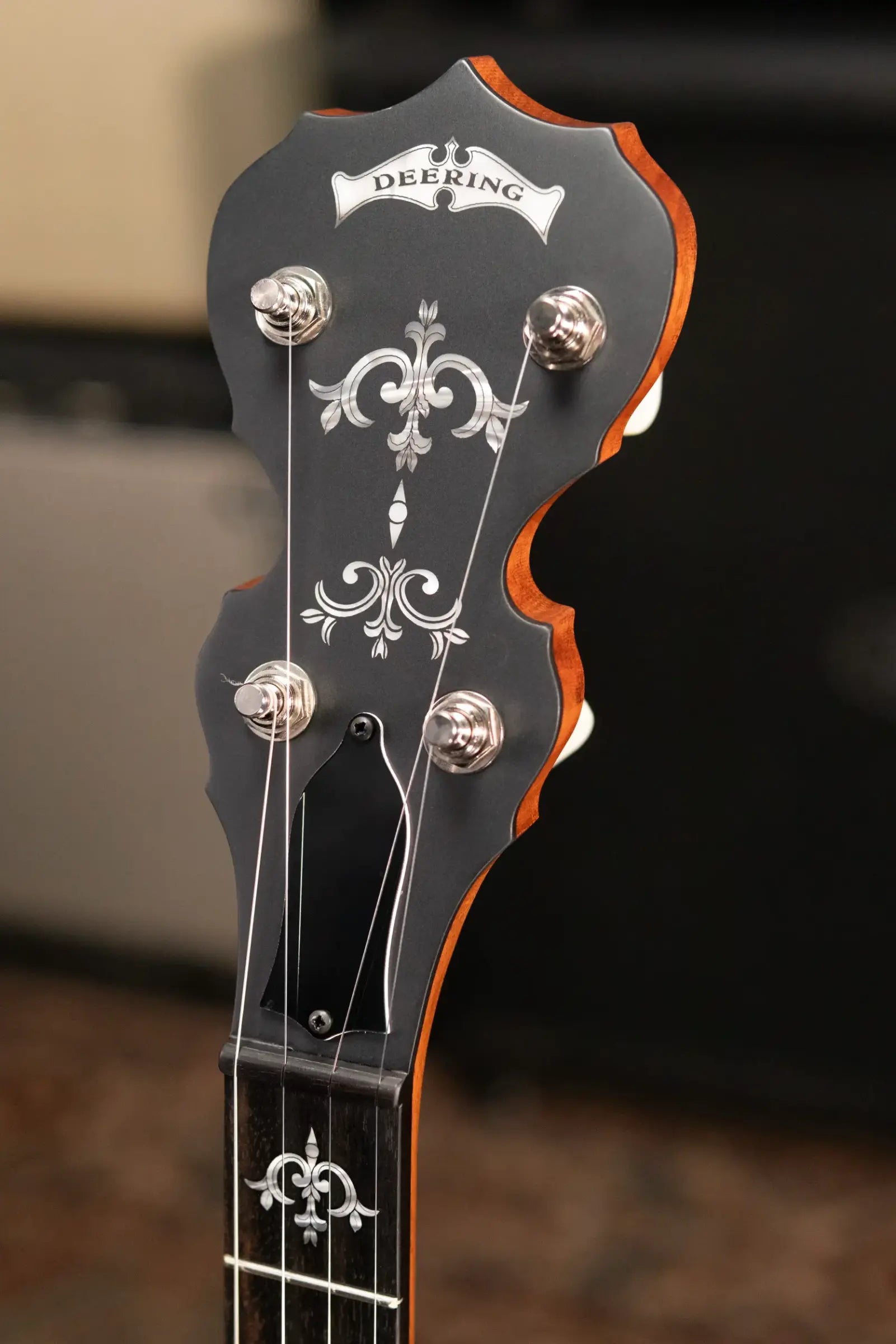 Deering Sierra 5-String Mahogany Banjo with Hardshell Case