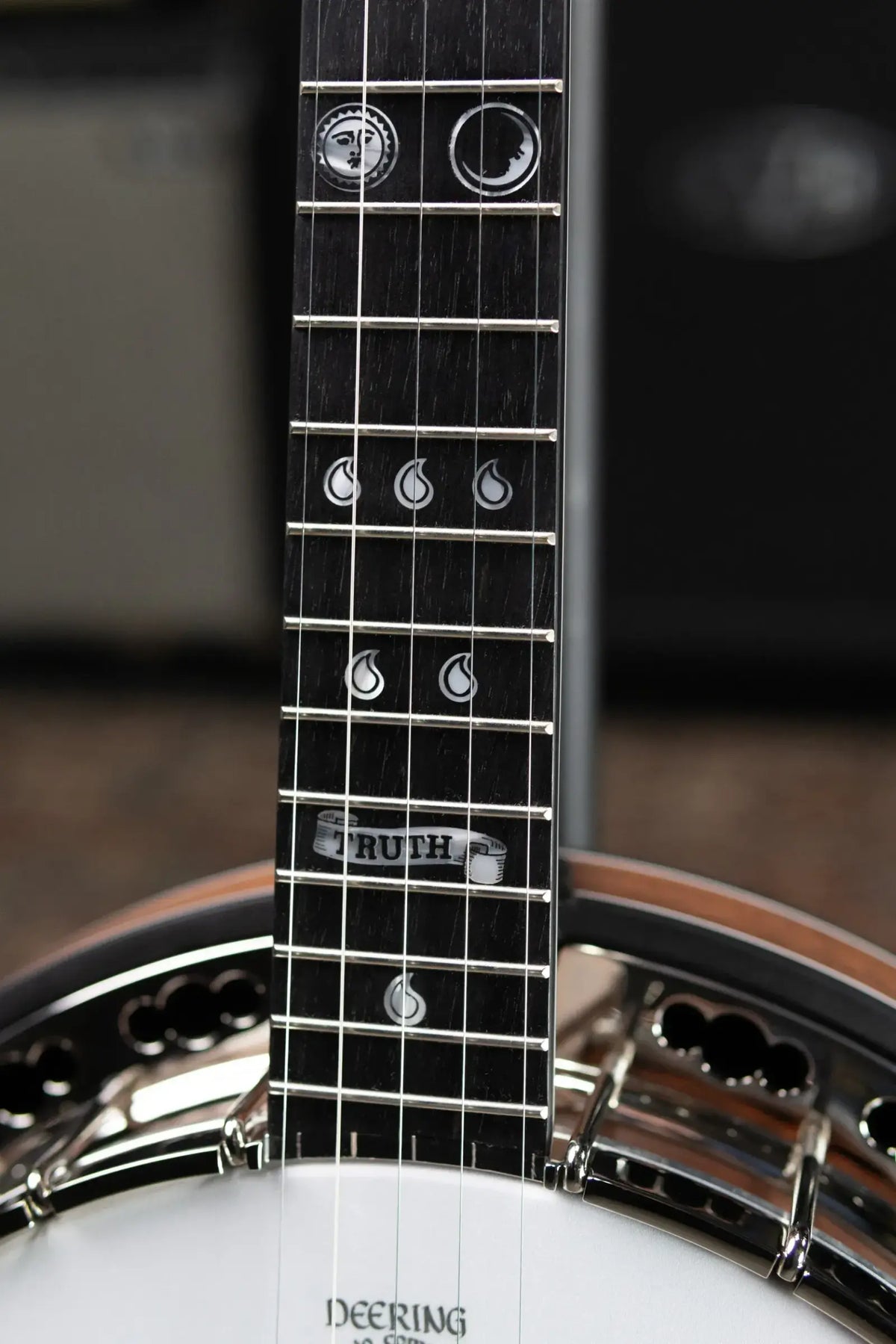 Deering The Scott Avett "Truth" Signature Banjo with Hardshell Case