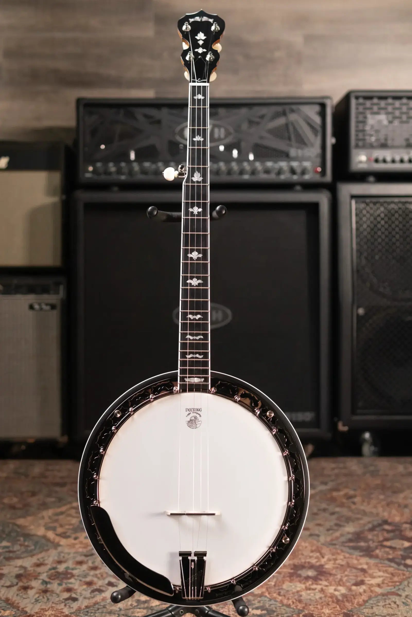 Deering White Lotus 5-String Banjo with Hardshell Case
