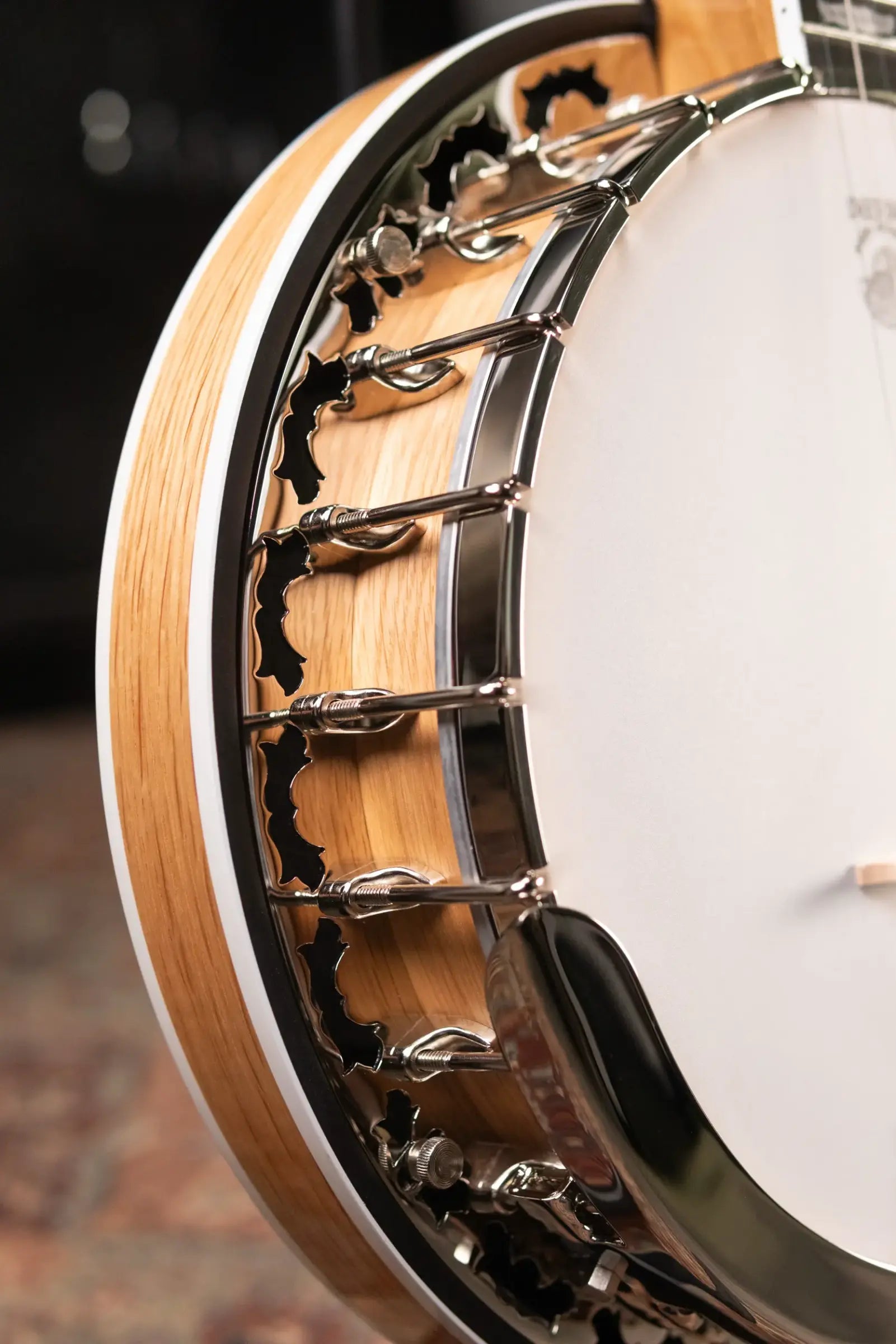 Deering White Lotus 5-String Banjo with Hardshell Case