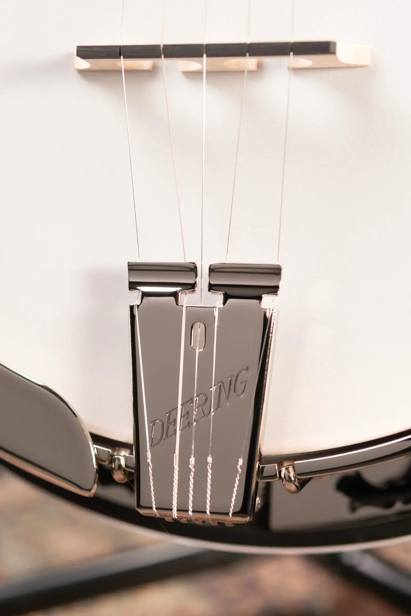 Deering White Lotus 5-String Banjo with Hardshell Case