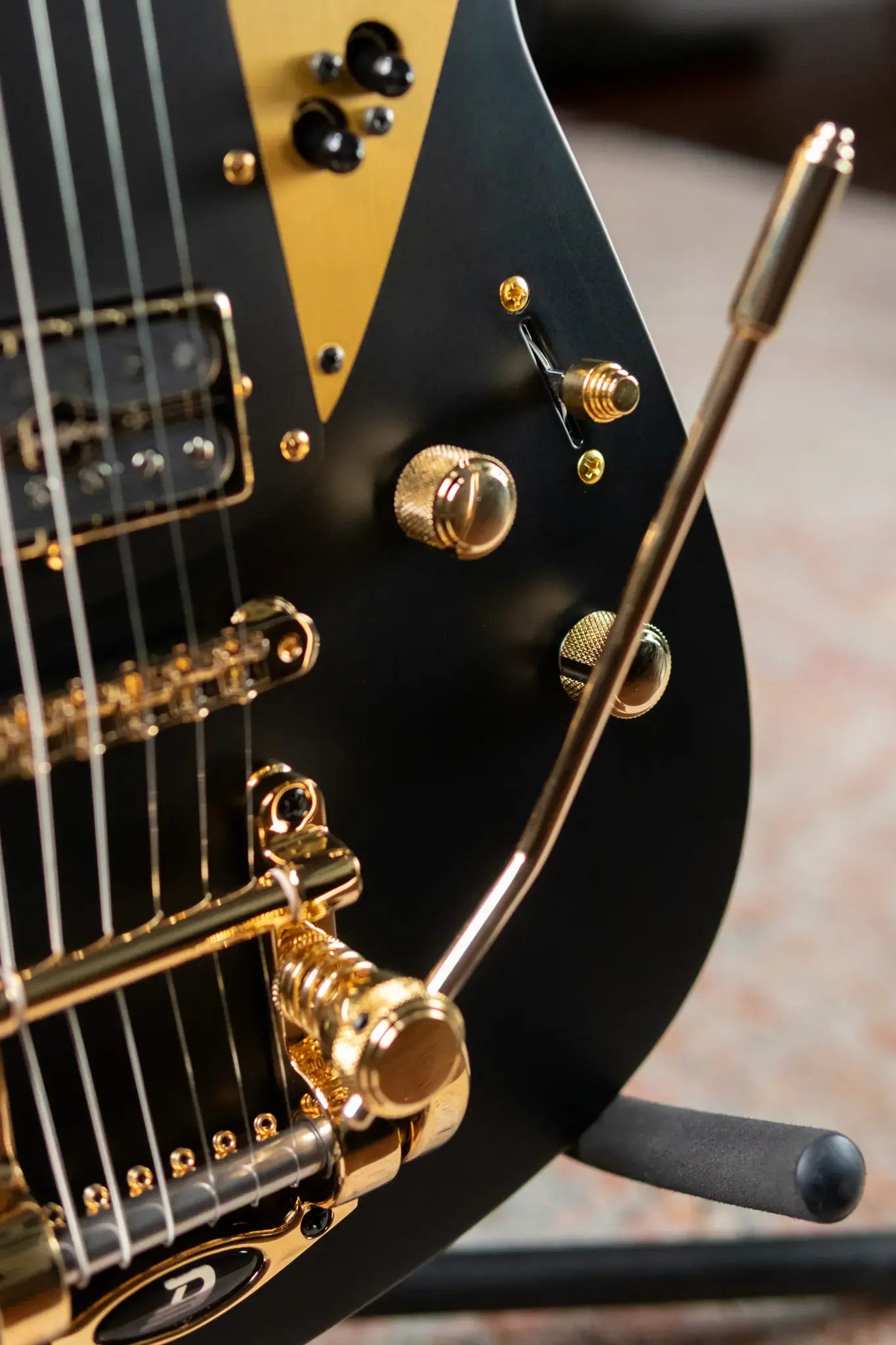 Duesenberg Falken Electric Guitar - Matte Black with Hardshell Case