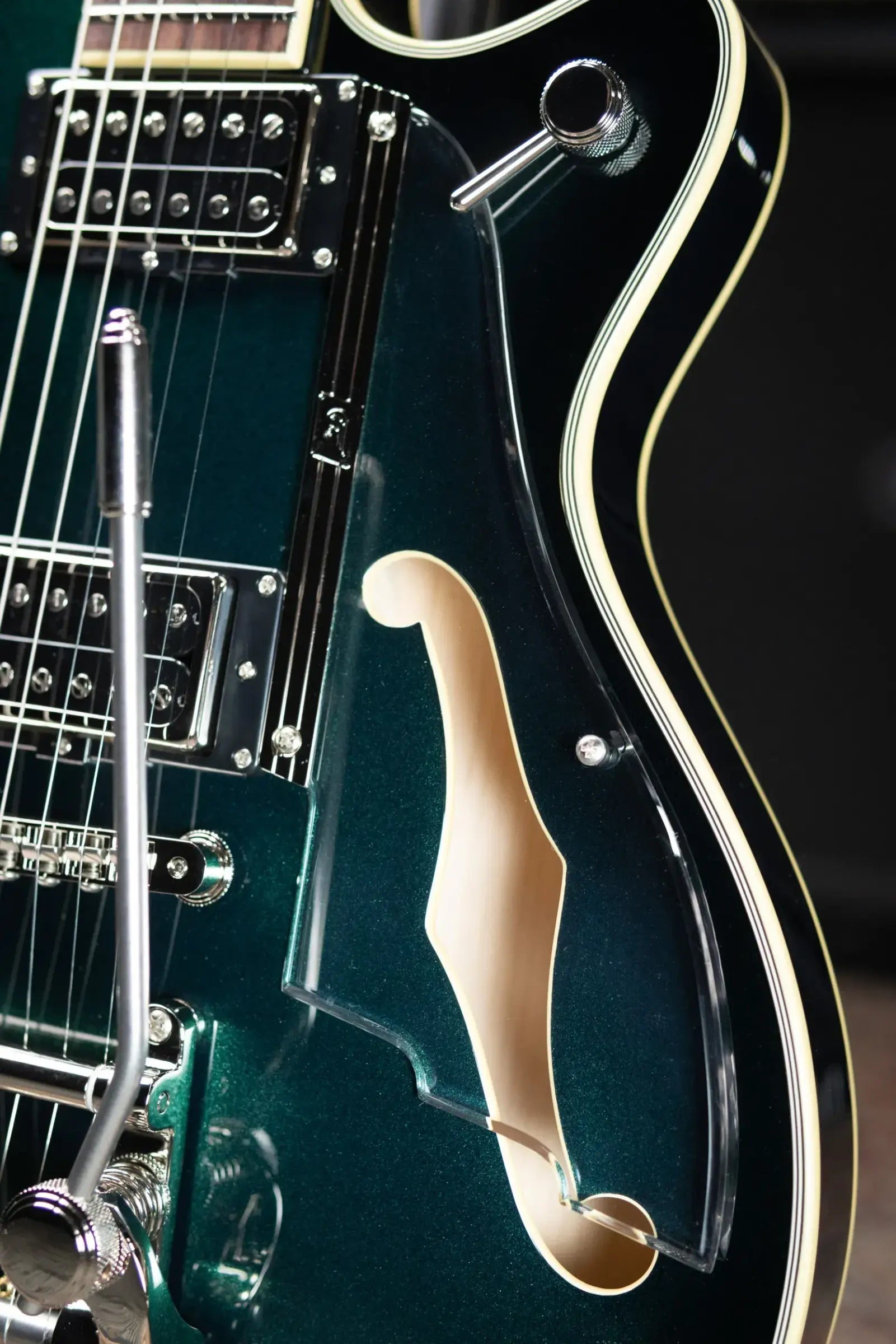 Duesenberg Starplayer TV DLX Semi-Hollow Electric Guitar - Catalina Green Burst with Hardshell Case