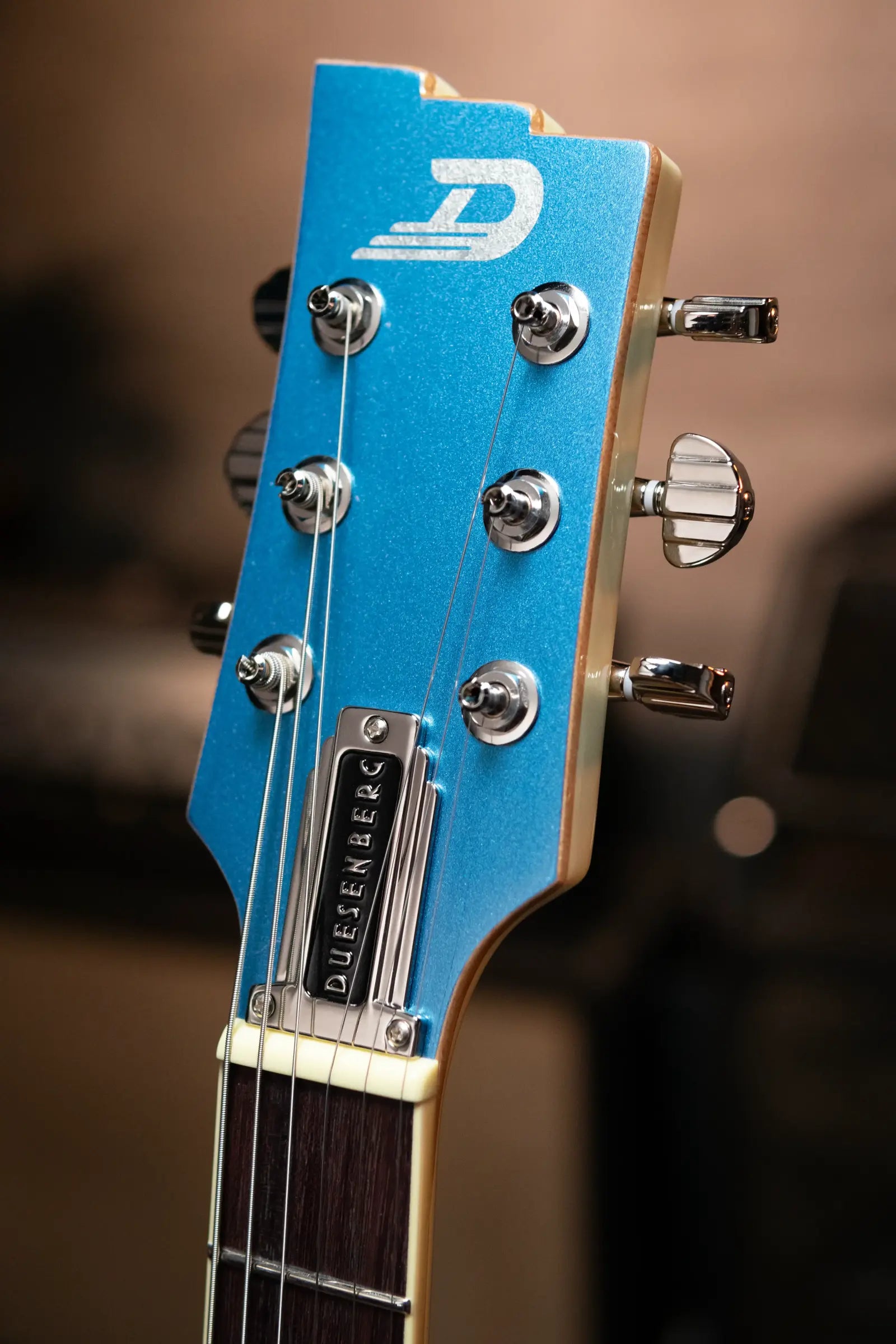 Duesenberg Starplayer TV Duo-Tone - Catalina Blue with Hardshell Case
