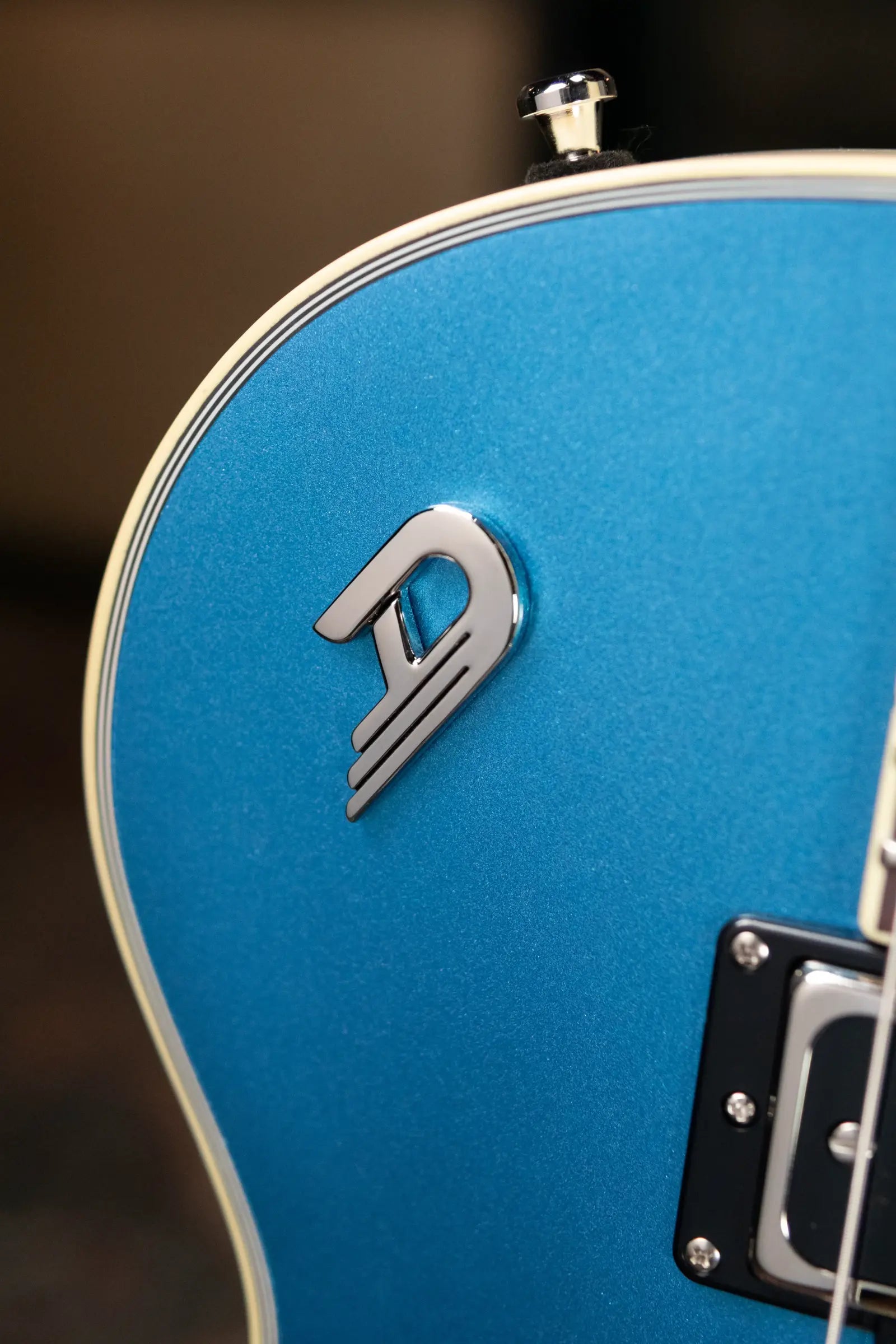 Duesenberg Starplayer TV Duo-Tone - Catalina Blue with Hardshell Case