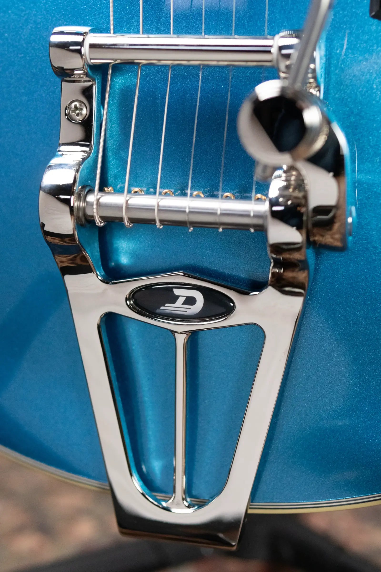Duesenberg Starplayer TV Duo-Tone - Catalina Blue with Hardshell Case