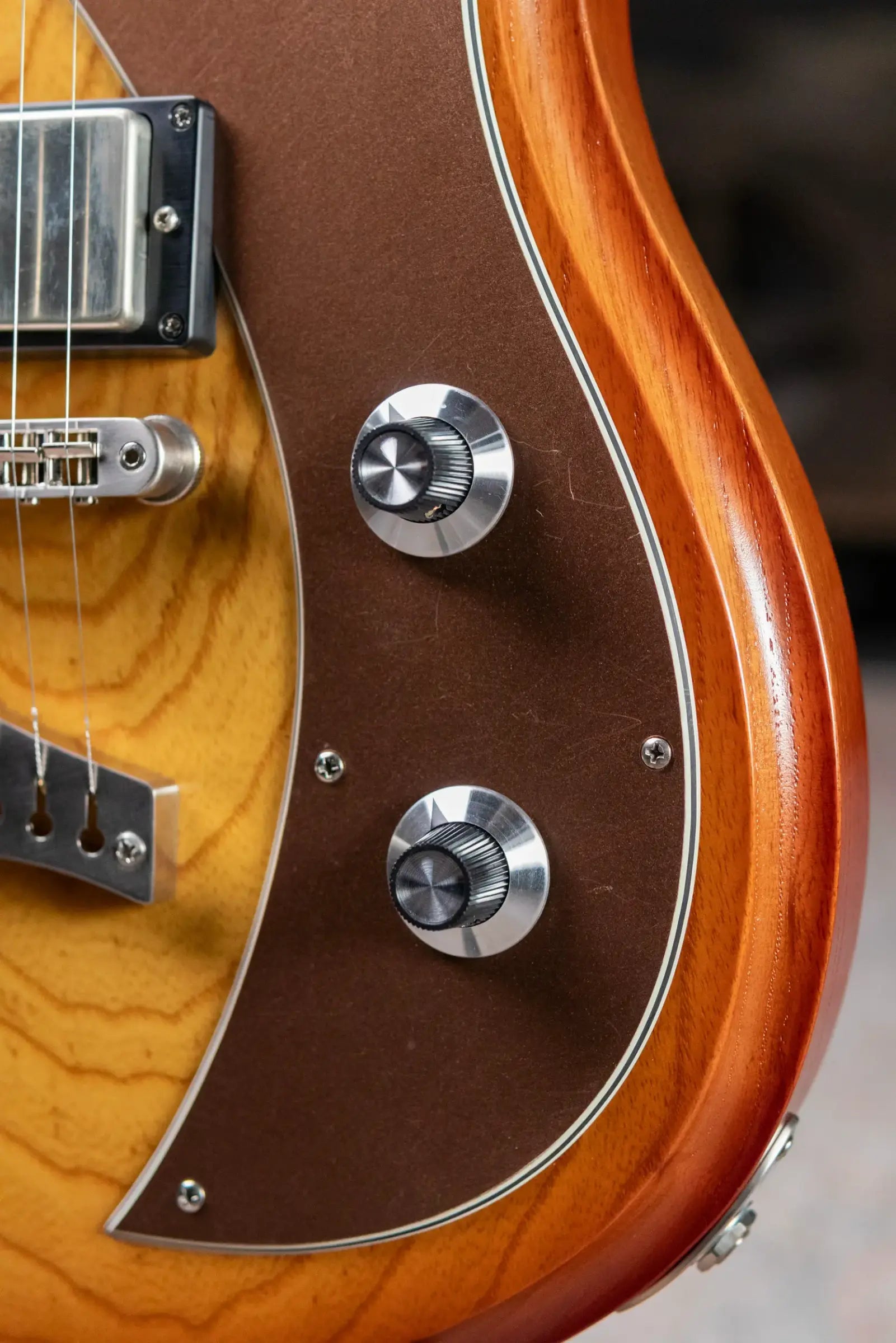 Dunable Custom Shop Gnarwhal Electric Guitar - Amber Burst with Hardshell Case