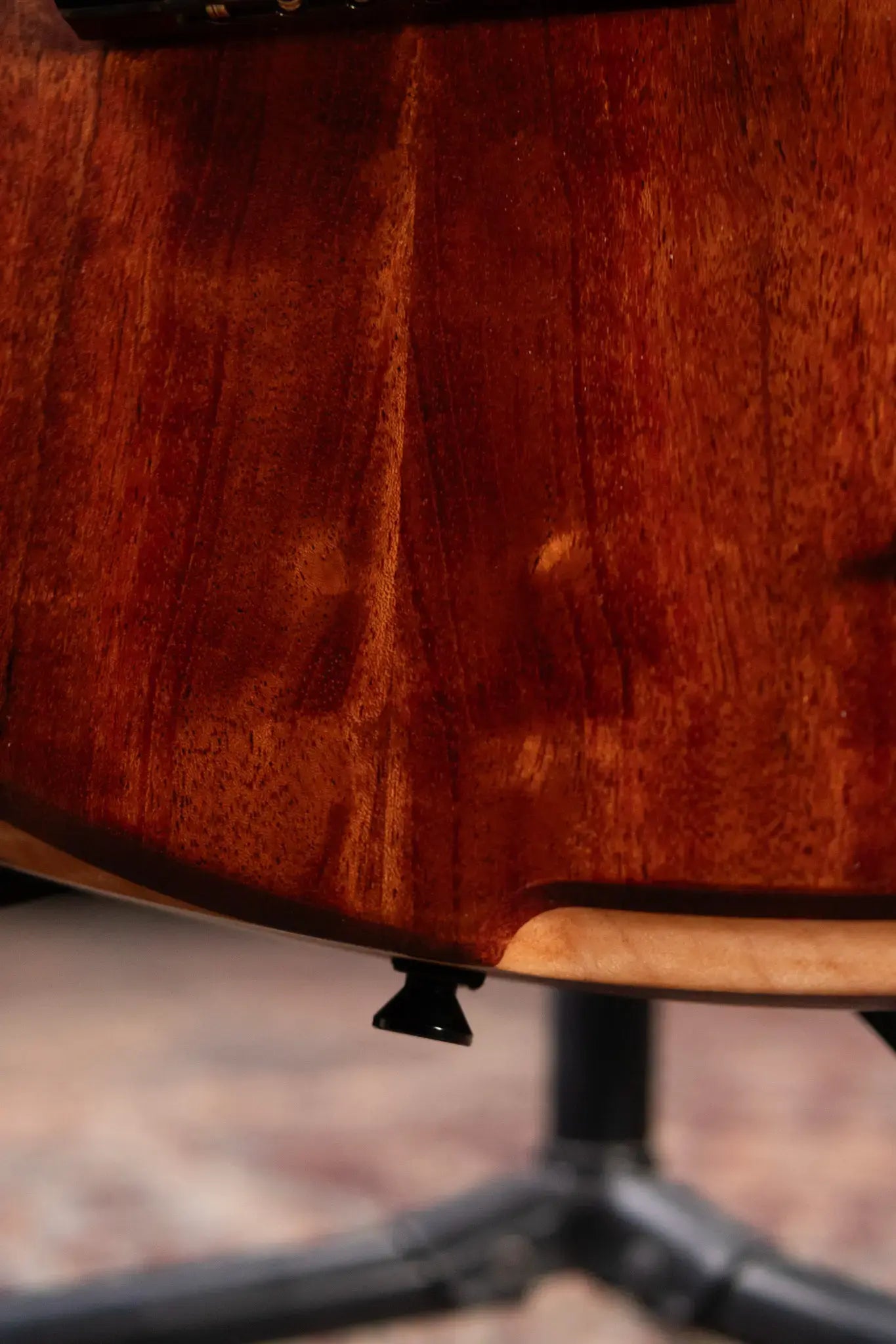 Dunable USA Custom Shop Yeti Electric Guitar - Natural with Hardshell Case