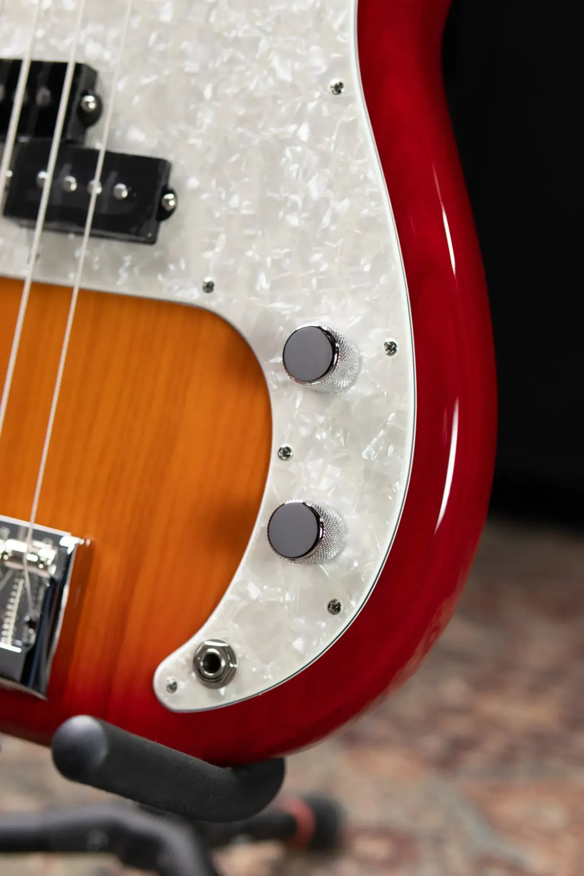 Fender American Professional Precision Bass - Aged Cherry Burst with Hardshell Case