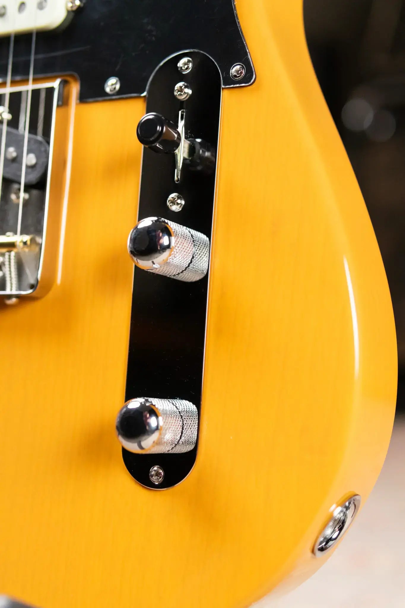 Fender American Professional Classic Hotshot Telecaster Electric Guitar - Butterscotch Blonde with Gig Bag