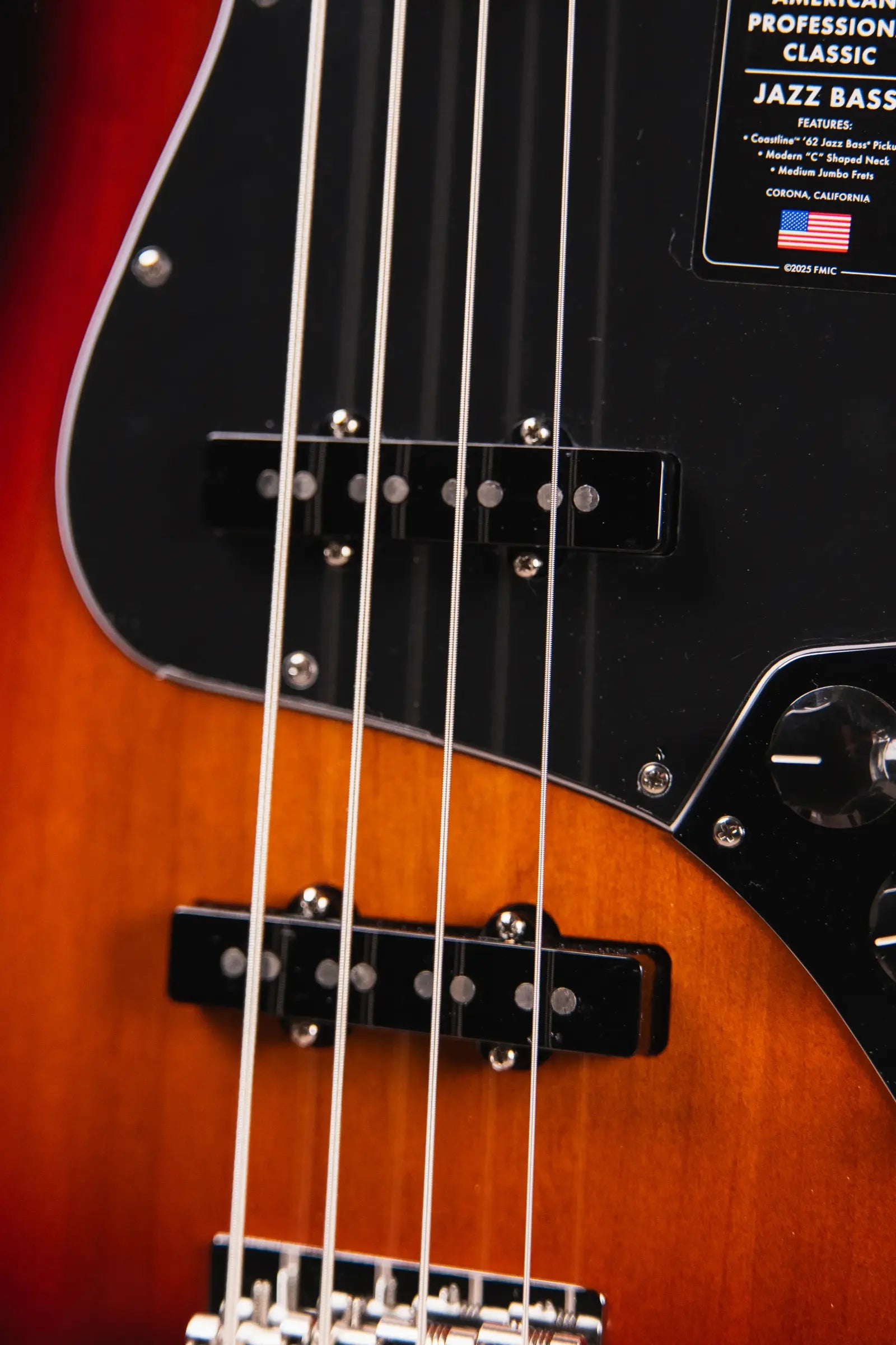 Fender American Professional Classic Jazz Bass - 3-Color Sunburst with Gig Bag