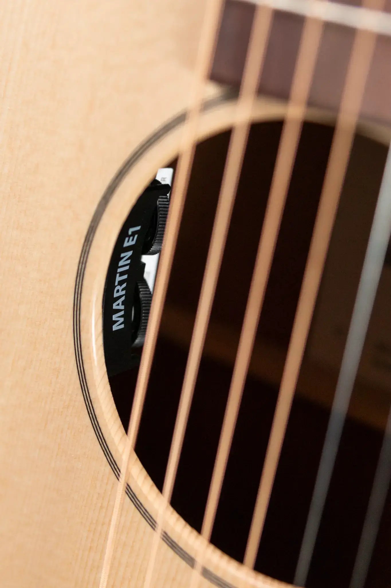 Martin 00-10E Special Acoustic/Electric with Gig Bag