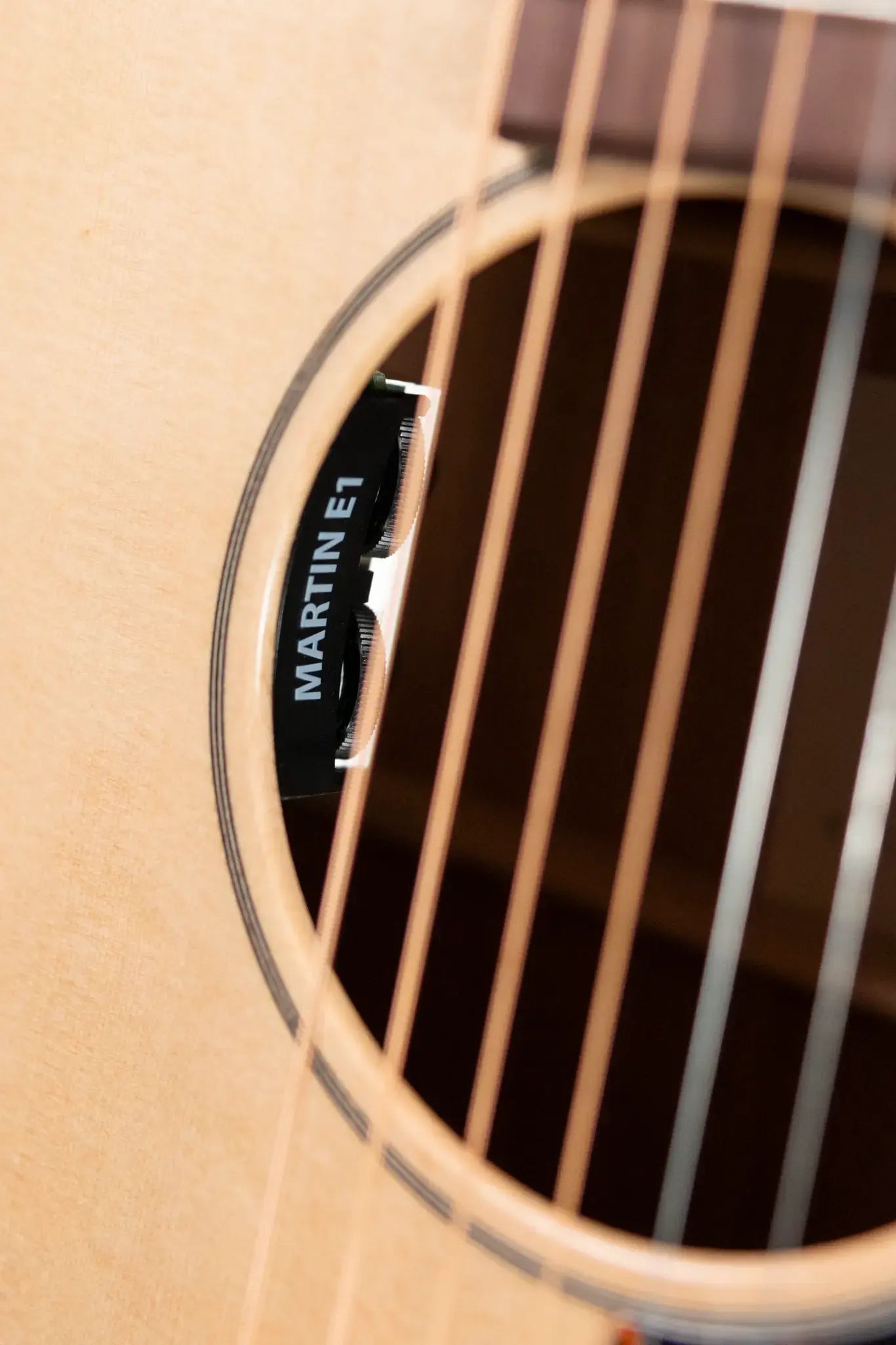 Martin OMC-10E Acoustic/Electric with Gig Bag