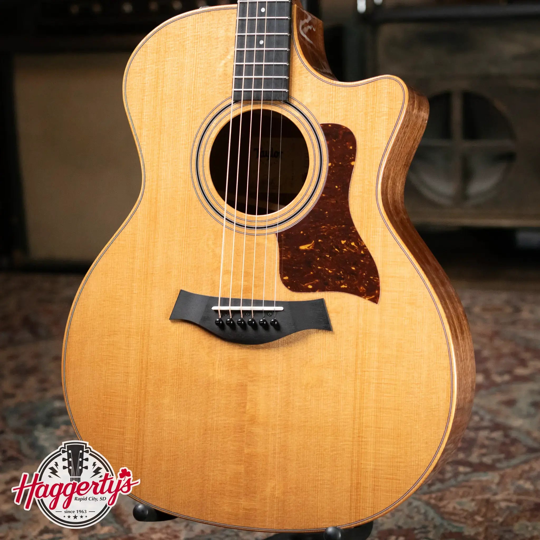 Taylor 314ce Studio Special Edition Grand Auditorium Acoustic/Electric with Hardshell Case