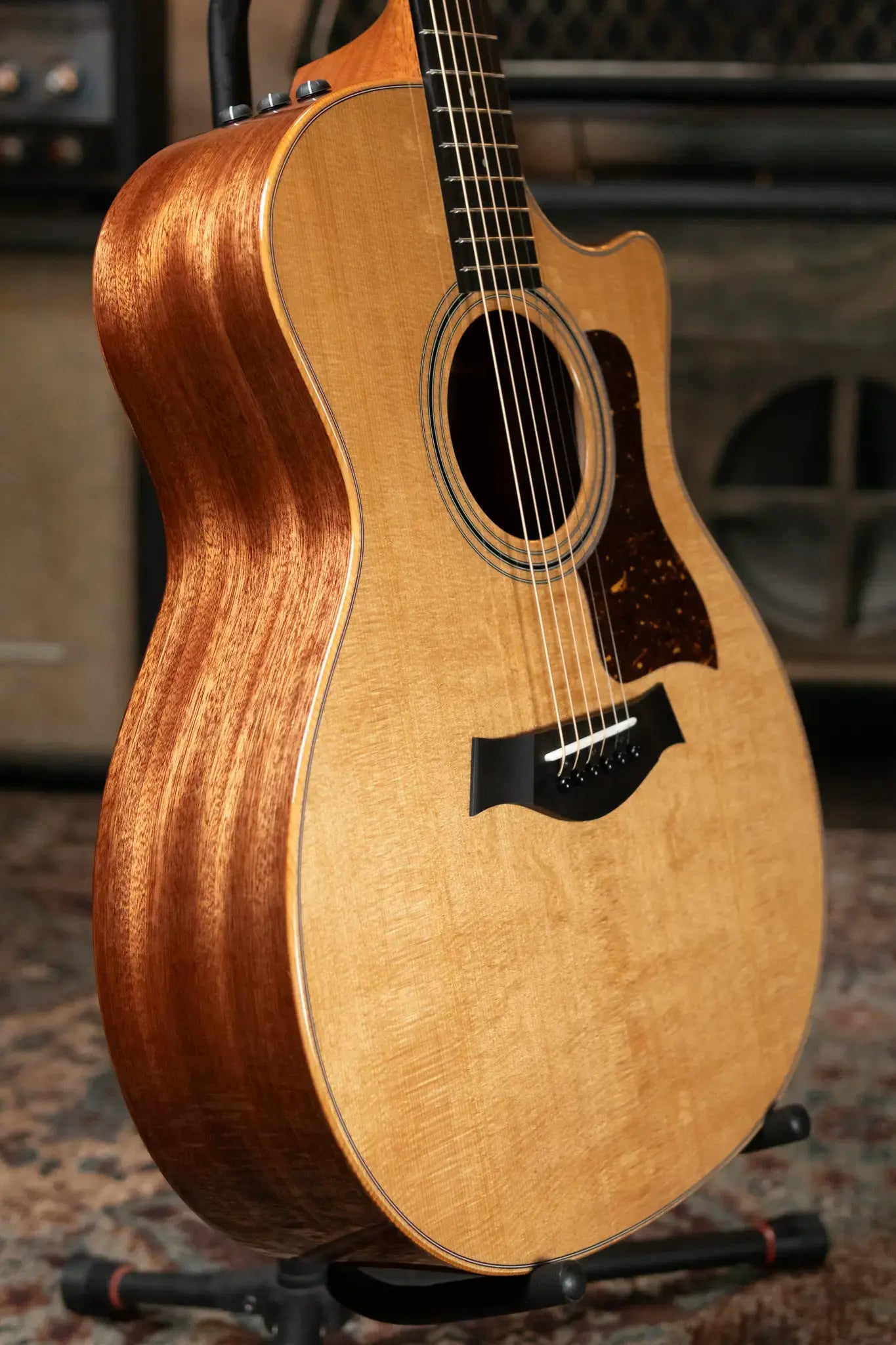 Taylor 314ce Studio Special Edition Grand Auditorium Acoustic/Electric with Hardshell Case