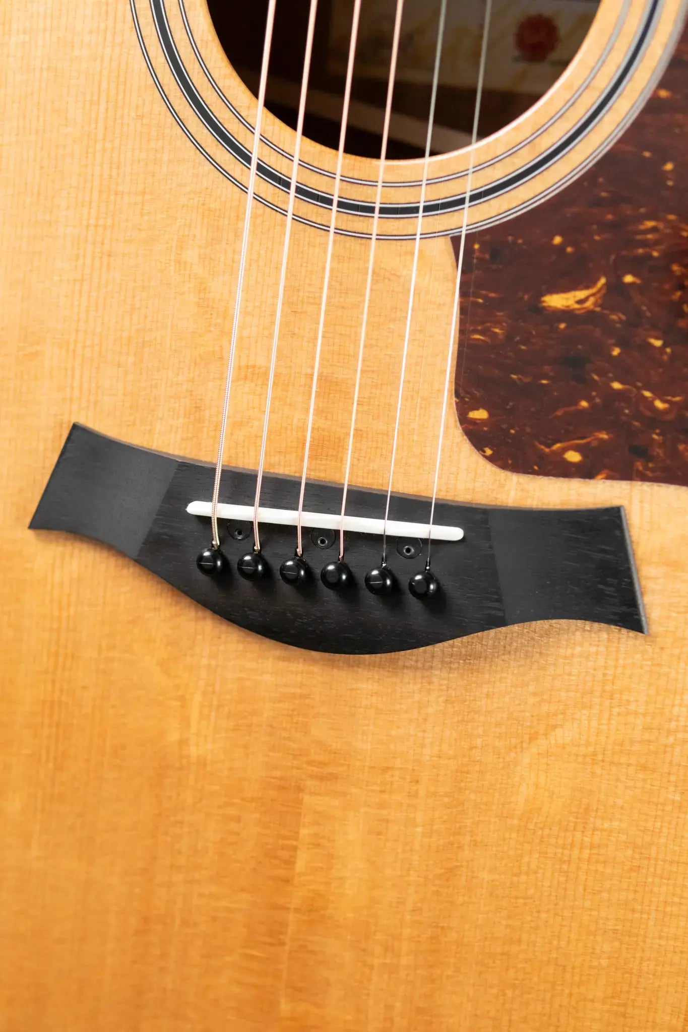 Taylor 314ce Studio Special Edition Grand Auditorium Acoustic/Electric with Hardshell Case