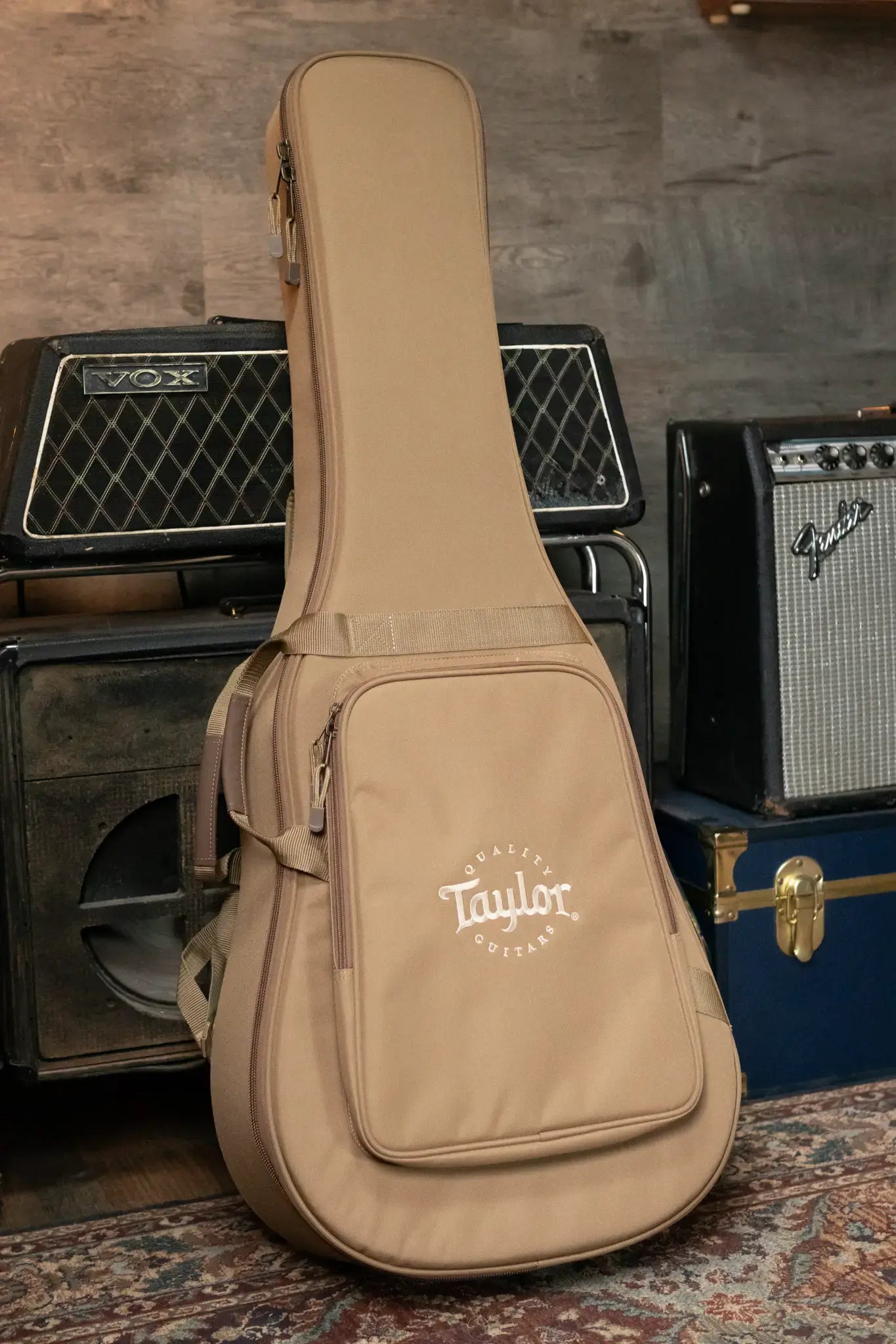 Taylor 314ce Studio Special Edition Grand Auditorium Acoustic/Electric with Hardshell Case