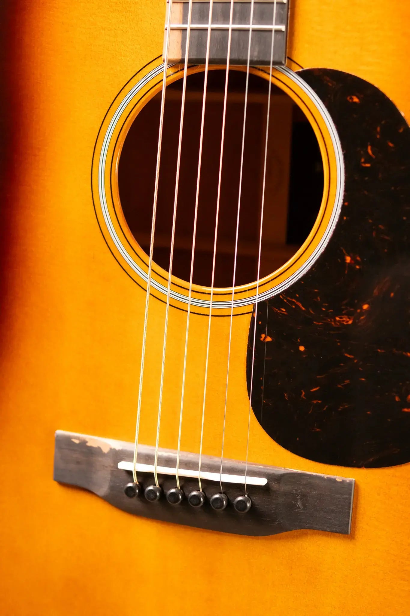 Martin D-18 Molly Tuttle Signature Acoustic Guitar - Vintage Sunburst with Hardshell Case