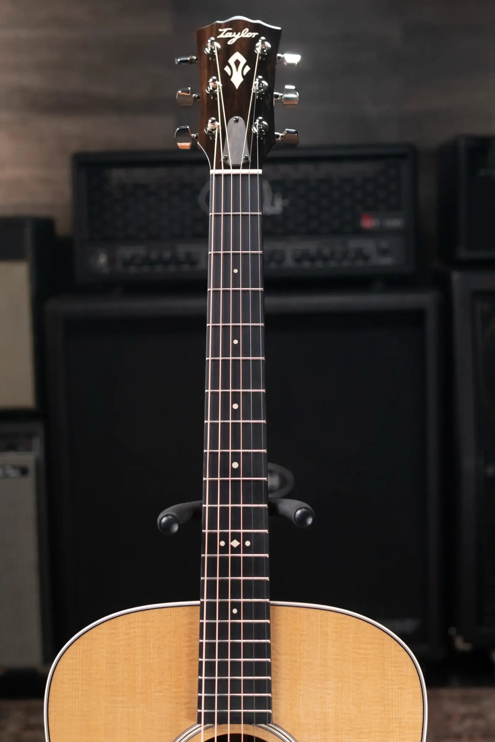 Taylor Gold Label 510e Dreadnought Acoustic/Electric Guitar with Hardshell Case