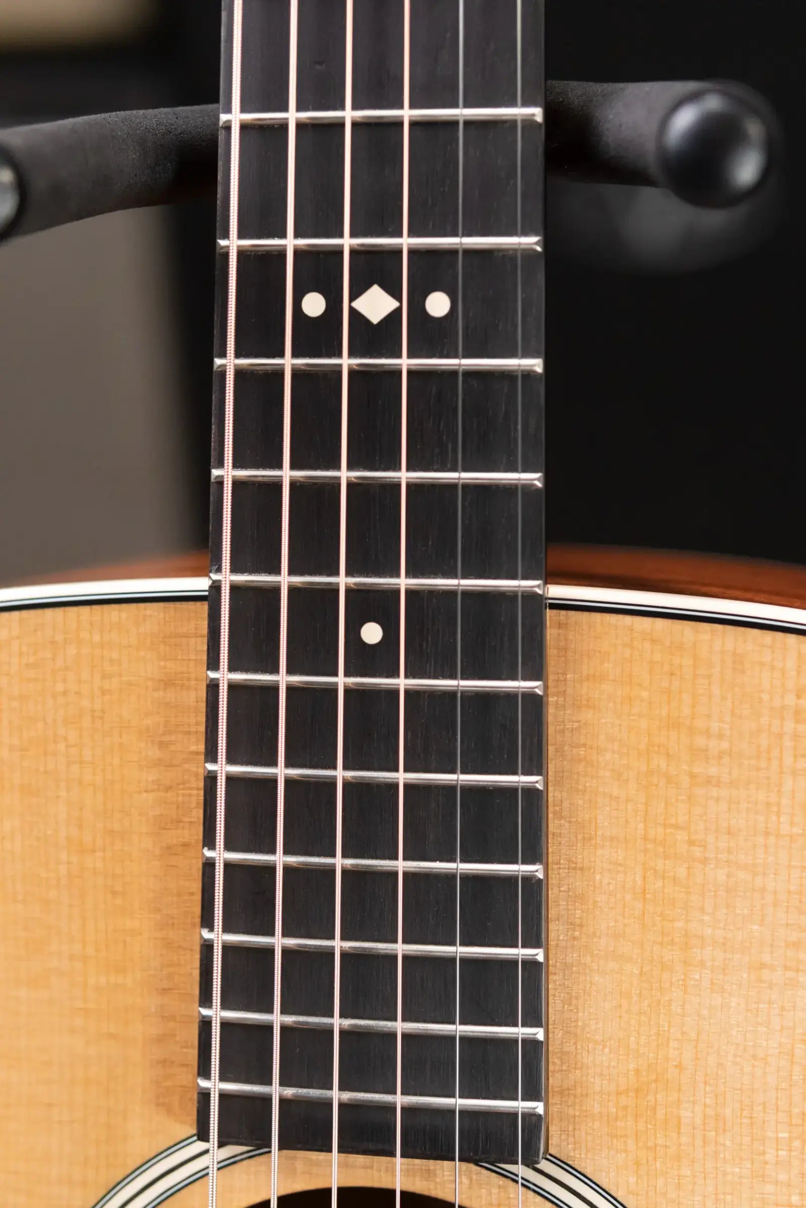 Taylor Gold Label 510e Dreadnought Acoustic/Electric Guitar with Hardshell Case