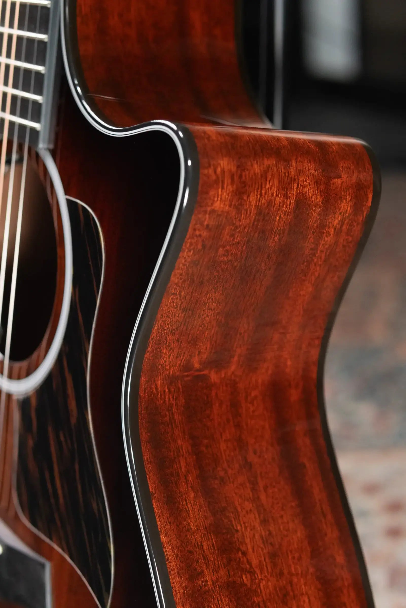 Taylor Next Generation 324ce Grand Auditorium Acoustic/Electric Guitar - Shaded Edgeburst with Hardshell Case